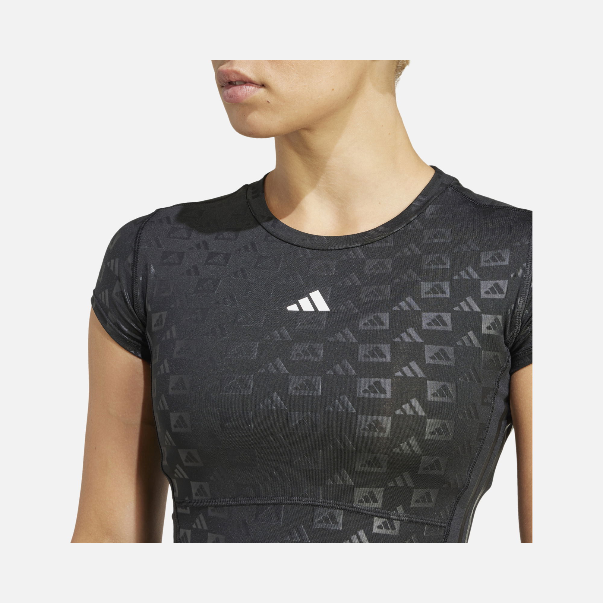 adidas Hyperglam Q4 Cropped Training Emboss Short-Sleeve Kadın Tişört