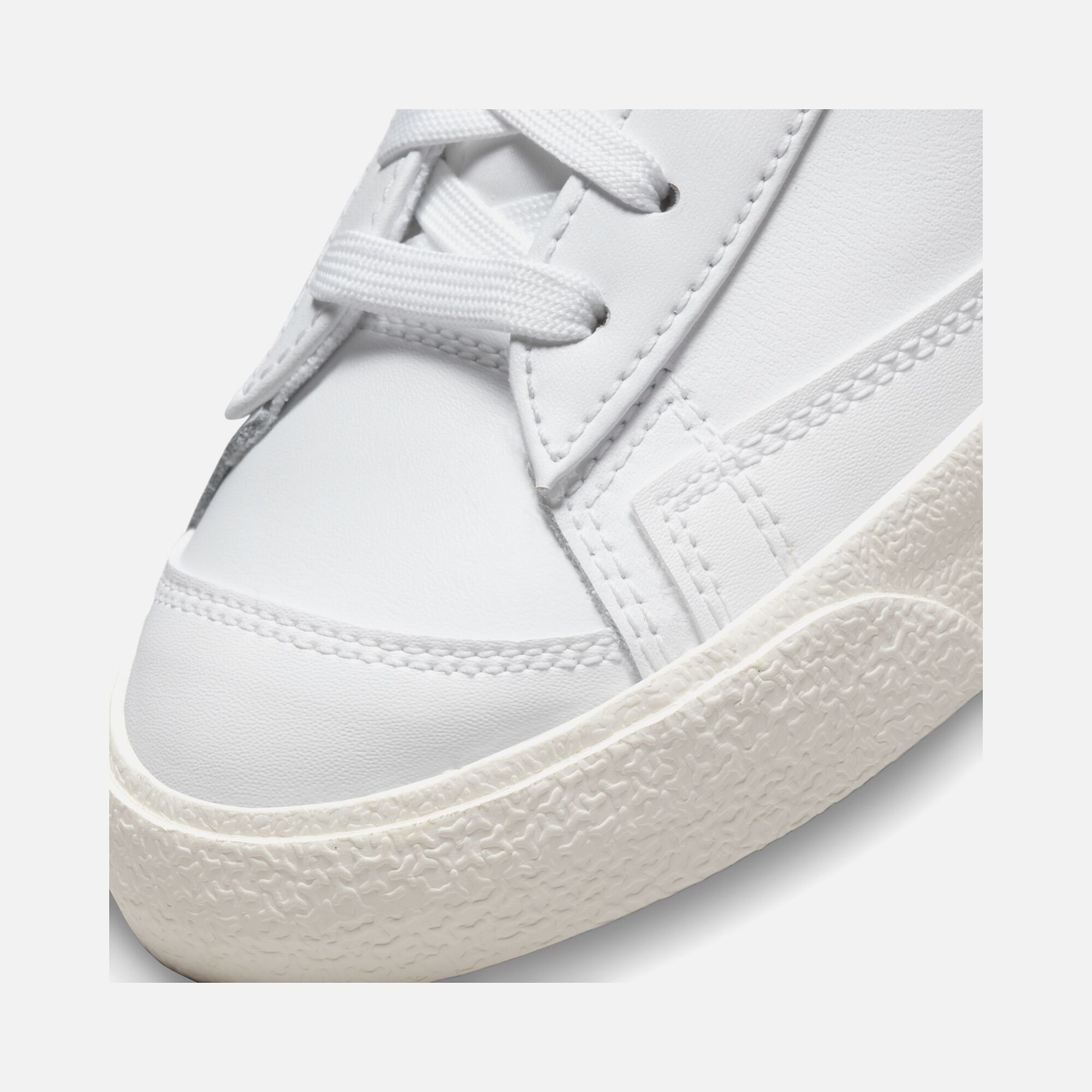 Nike Blazer Mid '77 Essentials Kadın Spor Ayakkabı