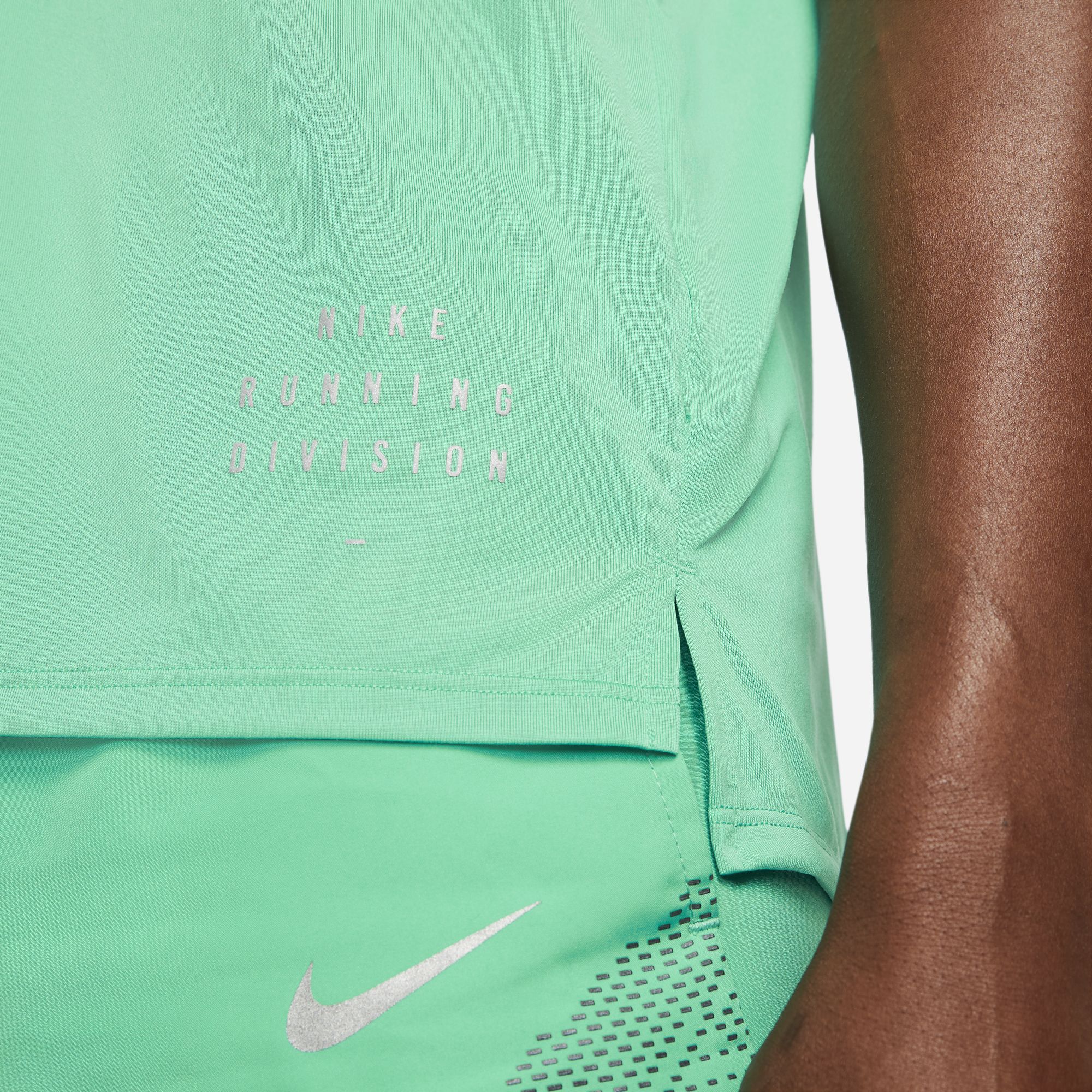 Nike Dri-Fit Run Division Rise 365 FW21 Short-Sleeve Erkek Tişört