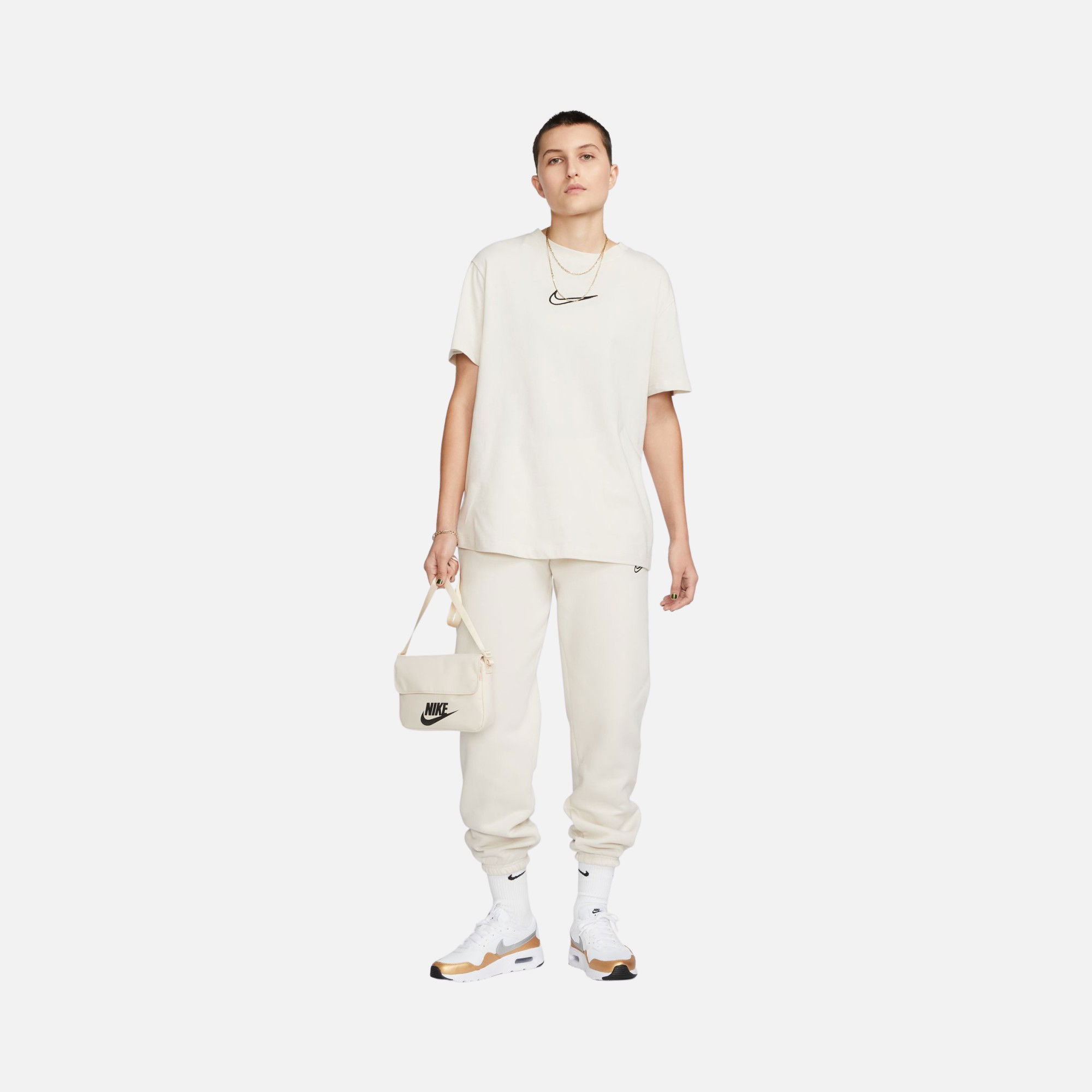 Nike Sportswear Boyfriend Short-Sleeve Kadın Tişört