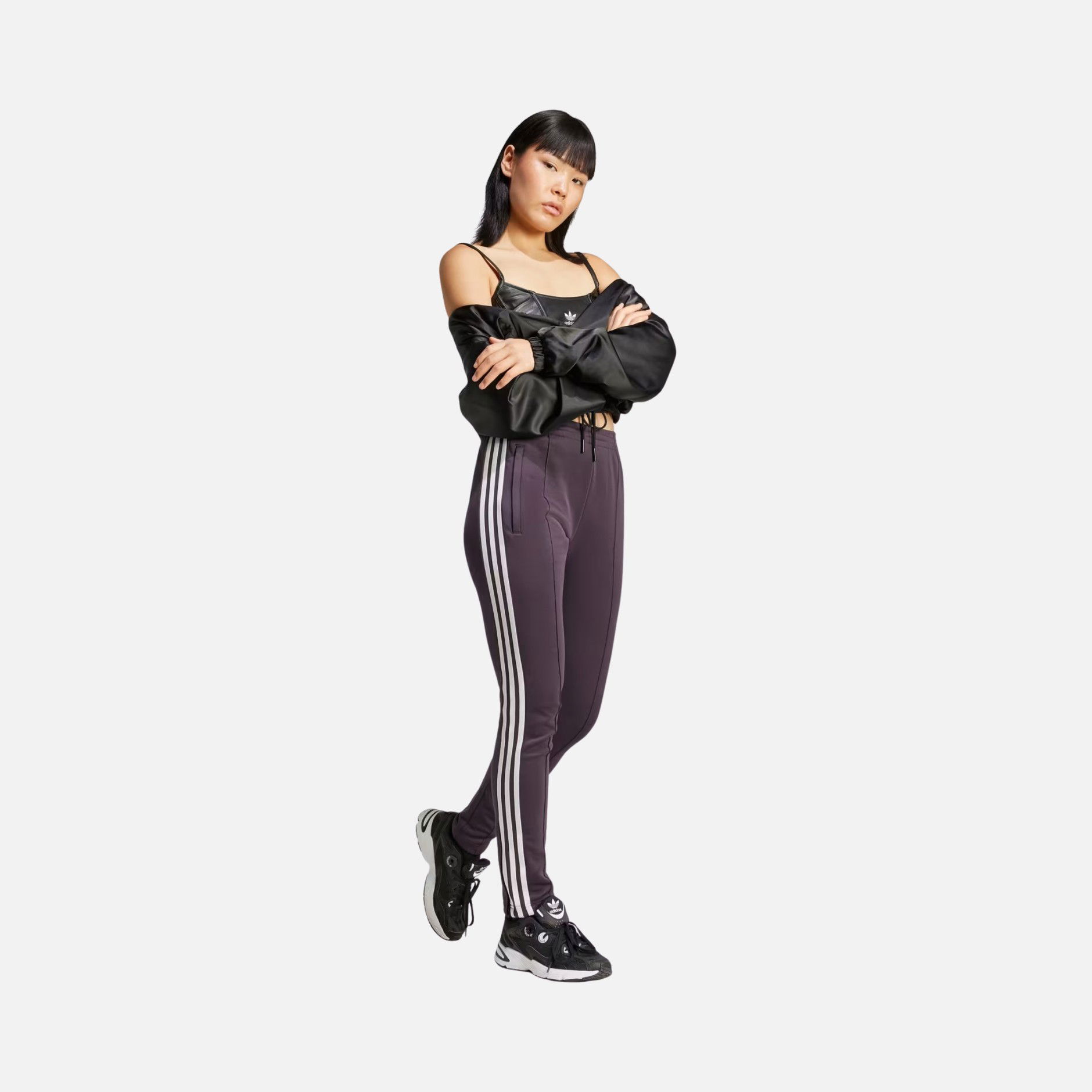 adidas Adicolor SST Classic Zippered-Leg 3-Stripes Kadın Eşofman Altı