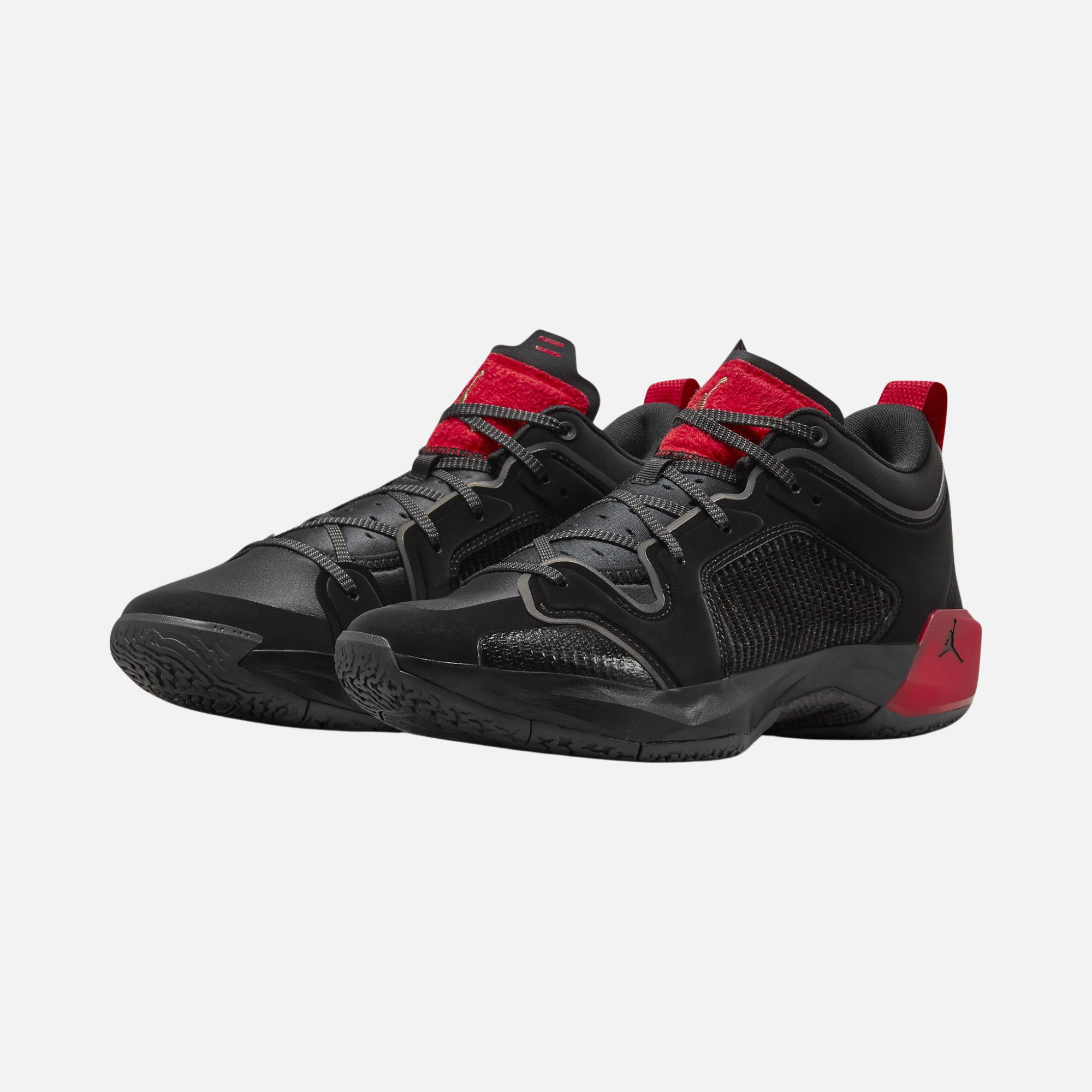 Nike Air Jordan XXXVII Low Erkek Basketbol Ayakkabısı