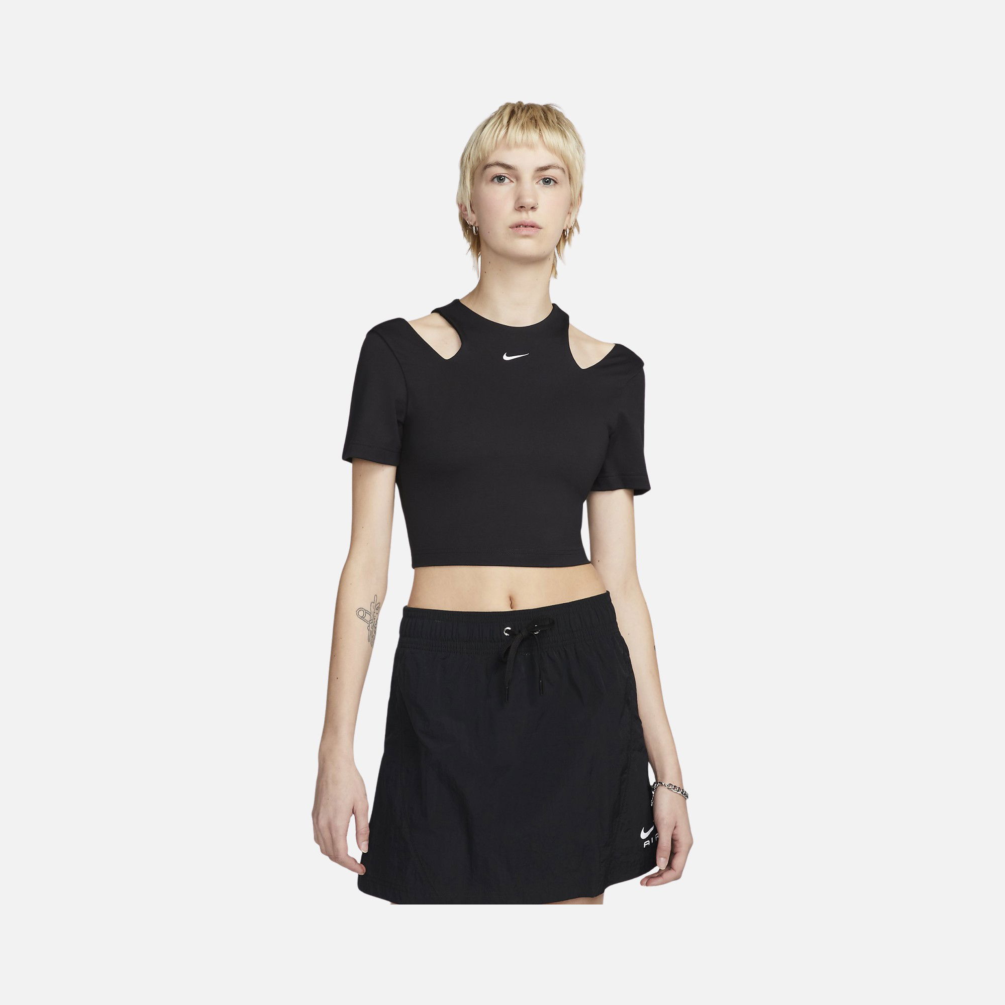 Nike Sportswear Essentials Short-Sleeve Cut-Out Kadın Tişört
