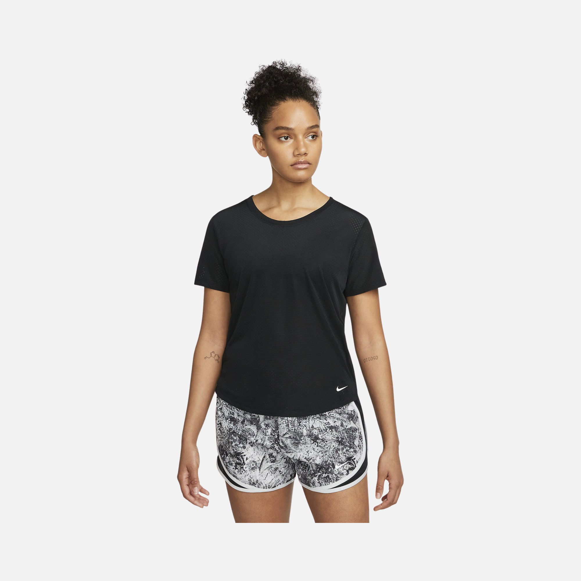 Nike Dri-Fit One Breathe Training Short-Sleeve Kadın Tişört