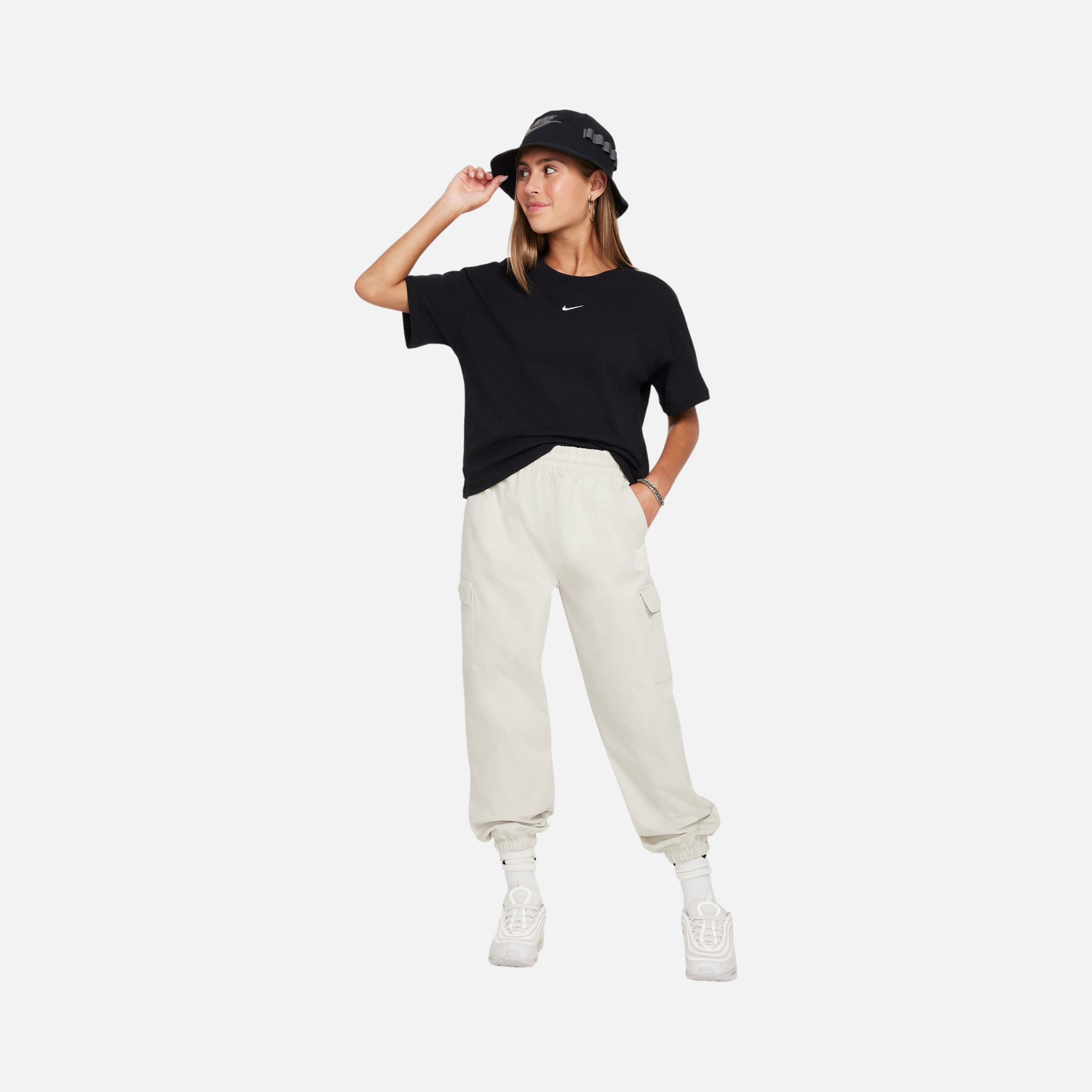Nike Sportswear Boxy Essential Short-Sleeve (Girls') Çocuk Tişört