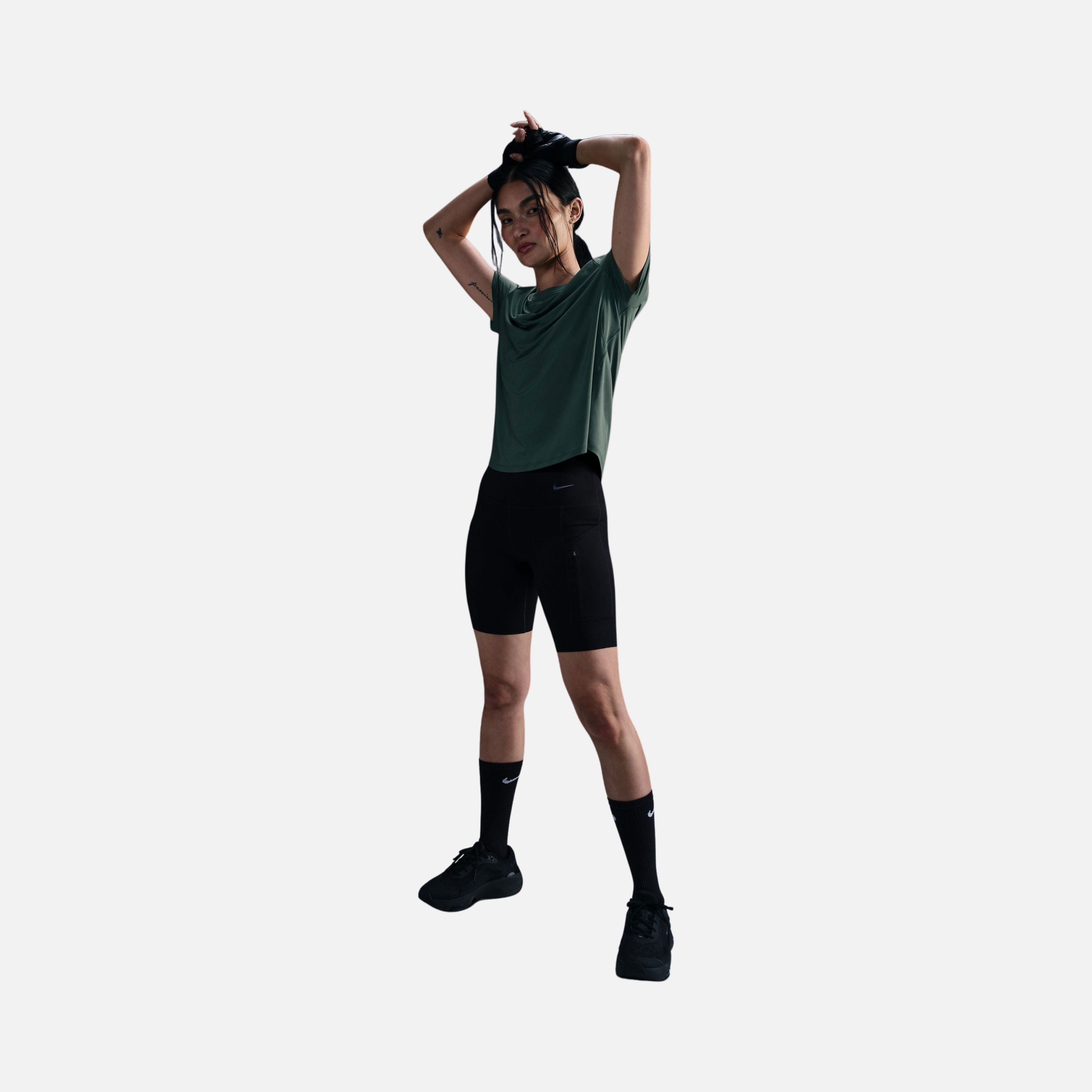 Nike One Classic Dri-Fit Short-Sleeve Training Kadın Tişört