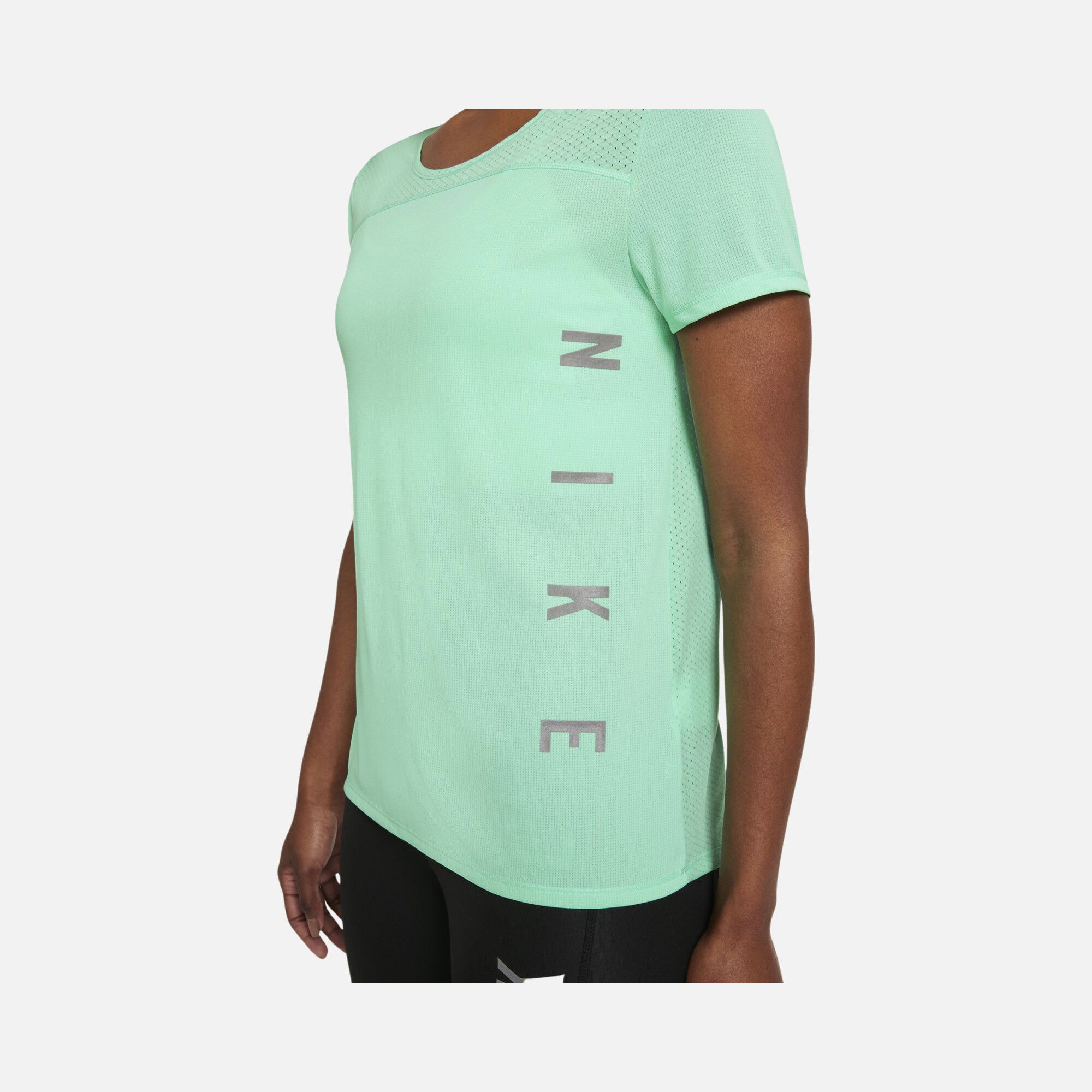 Nike Miler Run Division Short-Sleeve Running Kadın Tişört
