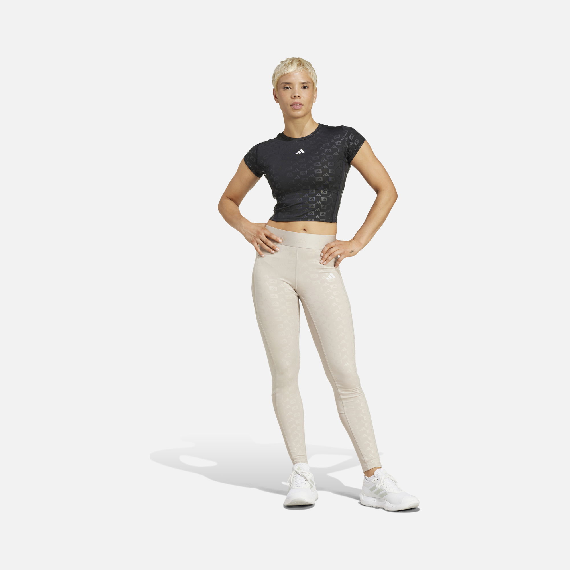 adidas Hyperglam Q4 Cropped Training Emboss Short-Sleeve Kadın Tişört
