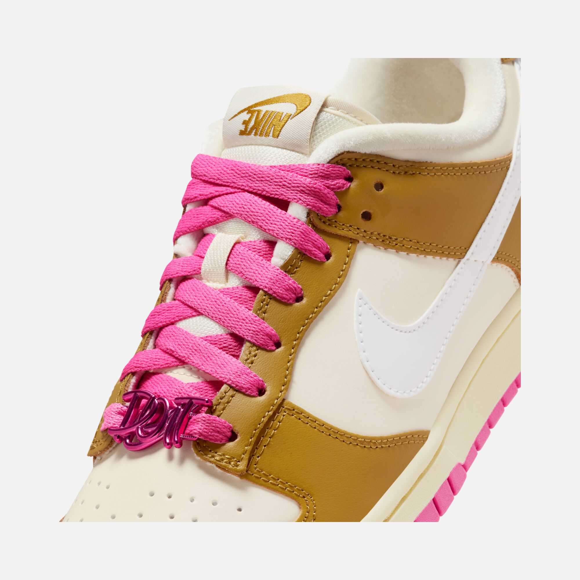 Nike Dunk Low SE ''Holographic Accents & Jewel-Like Hardware'' Kadın Spor Ayakkabı