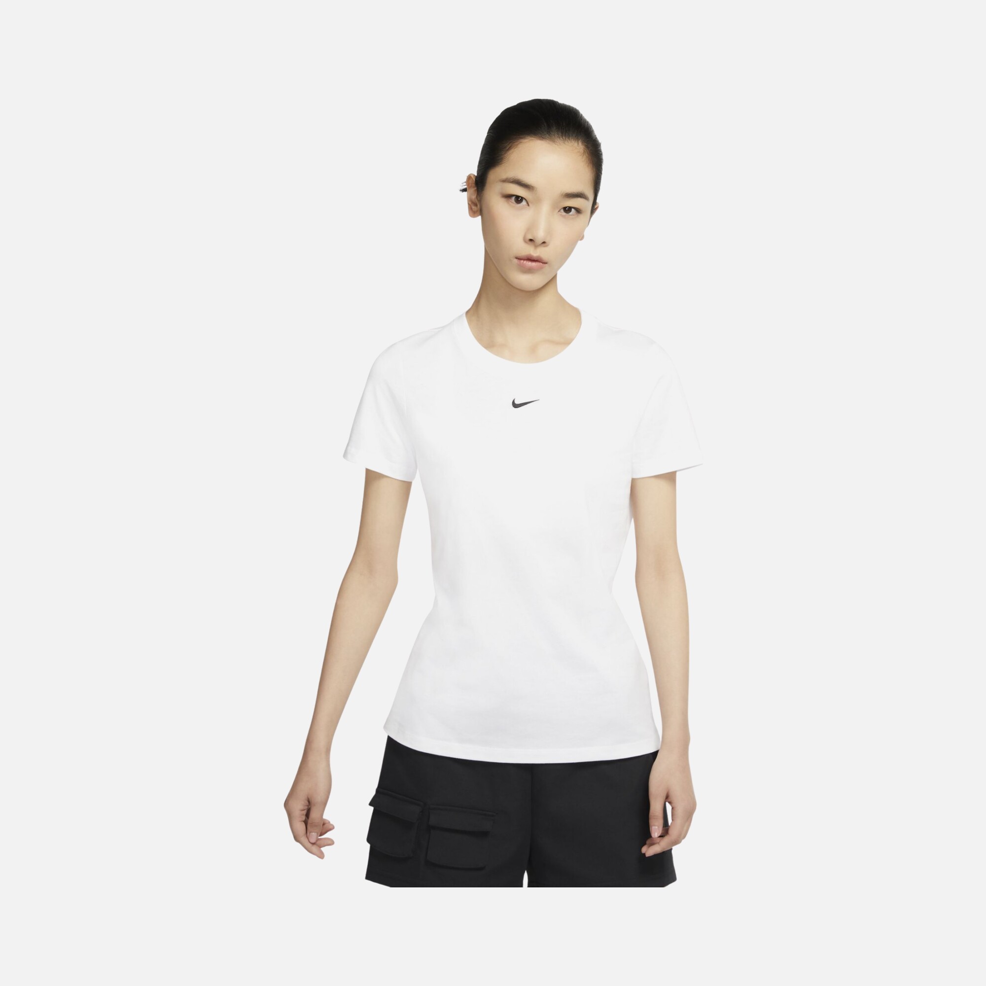 Nike Sportswear Essential Short-Sleeve Kadın Tişört