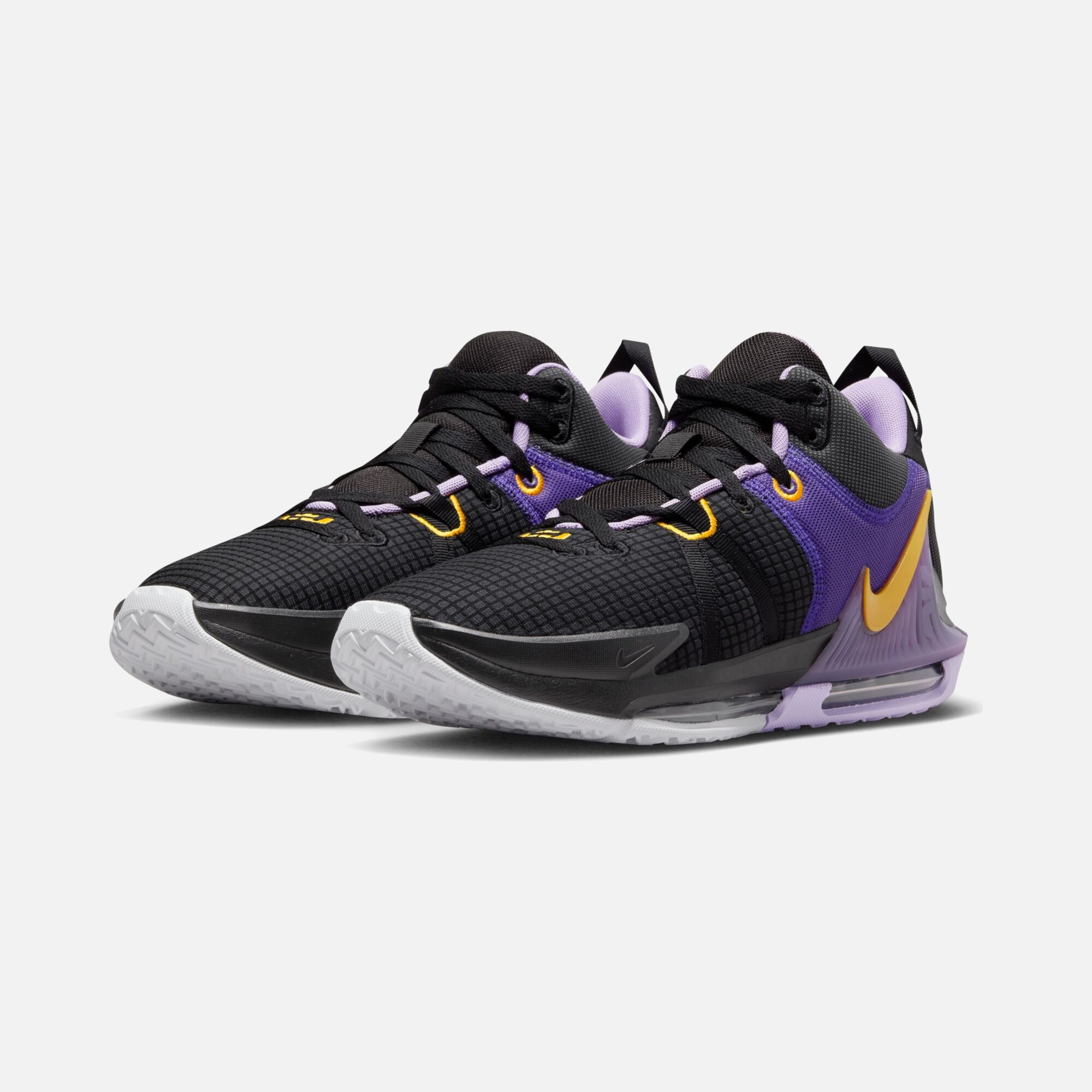 Nike LeBron James Witness VII Erkek Basketbol Ayakkabısı