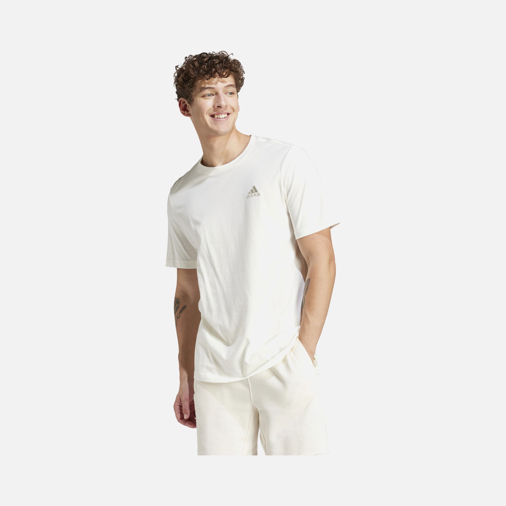 adidas Essentials Single Jersey Embroidered Small Logo Short-Sleeve Erkek Tişört