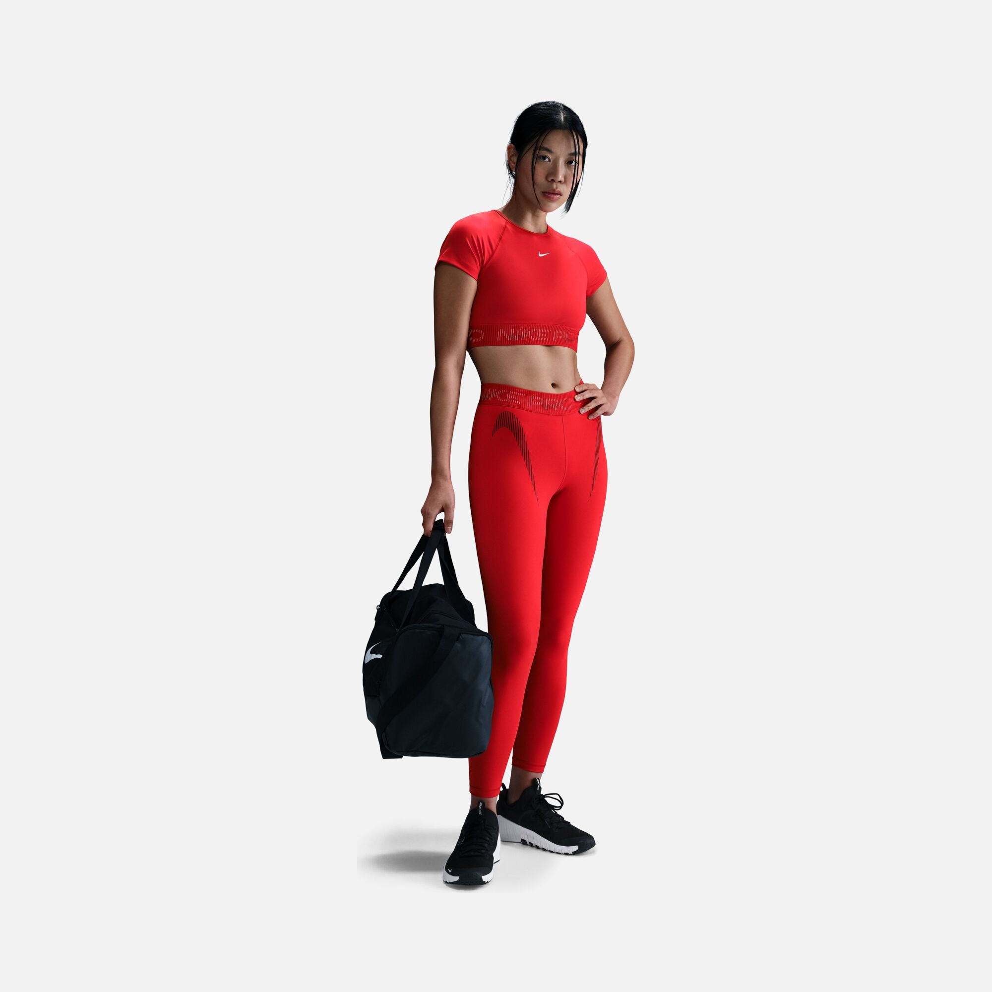 Nike Pro Dri-Fit Swoosh Graphic Cropped Training Short-Sleeve Kadın Tişört