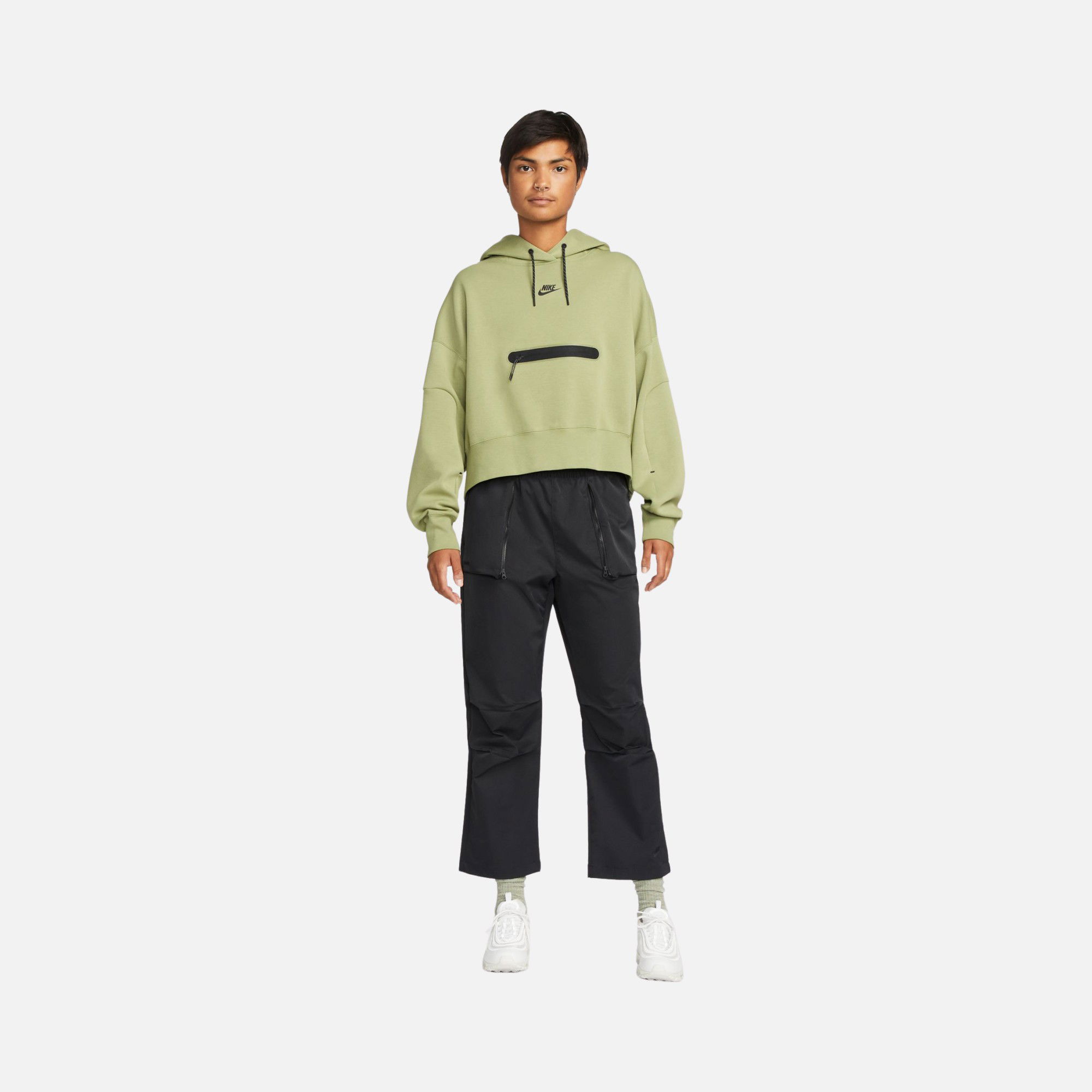 Nike Sportswear Dri-Fit Tech Pack Woven Mid-Rise Kadın Eşofman Altı
