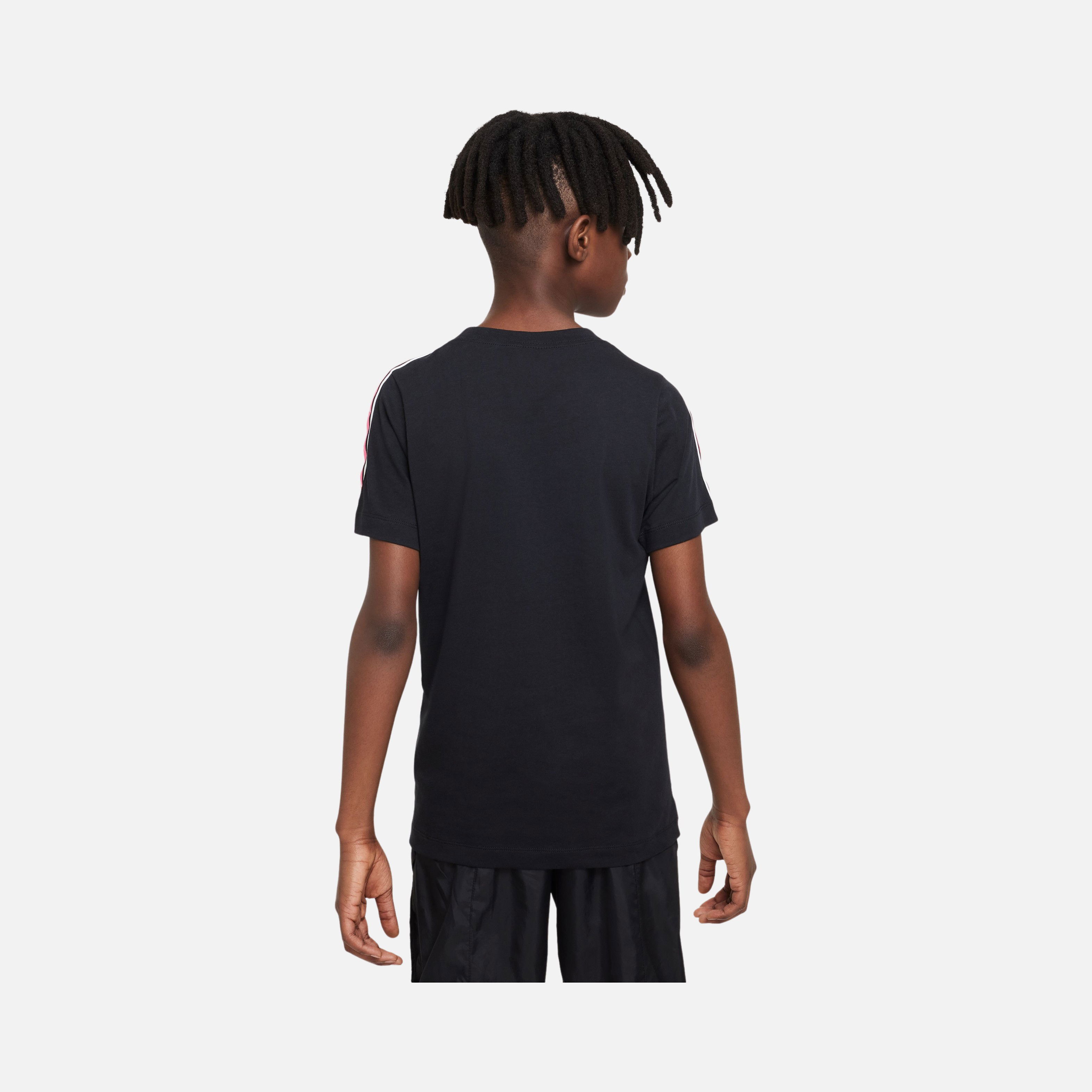 Nike Sportswear Repeat Older (Boys') Short-Sleeve Çocuk Tişört