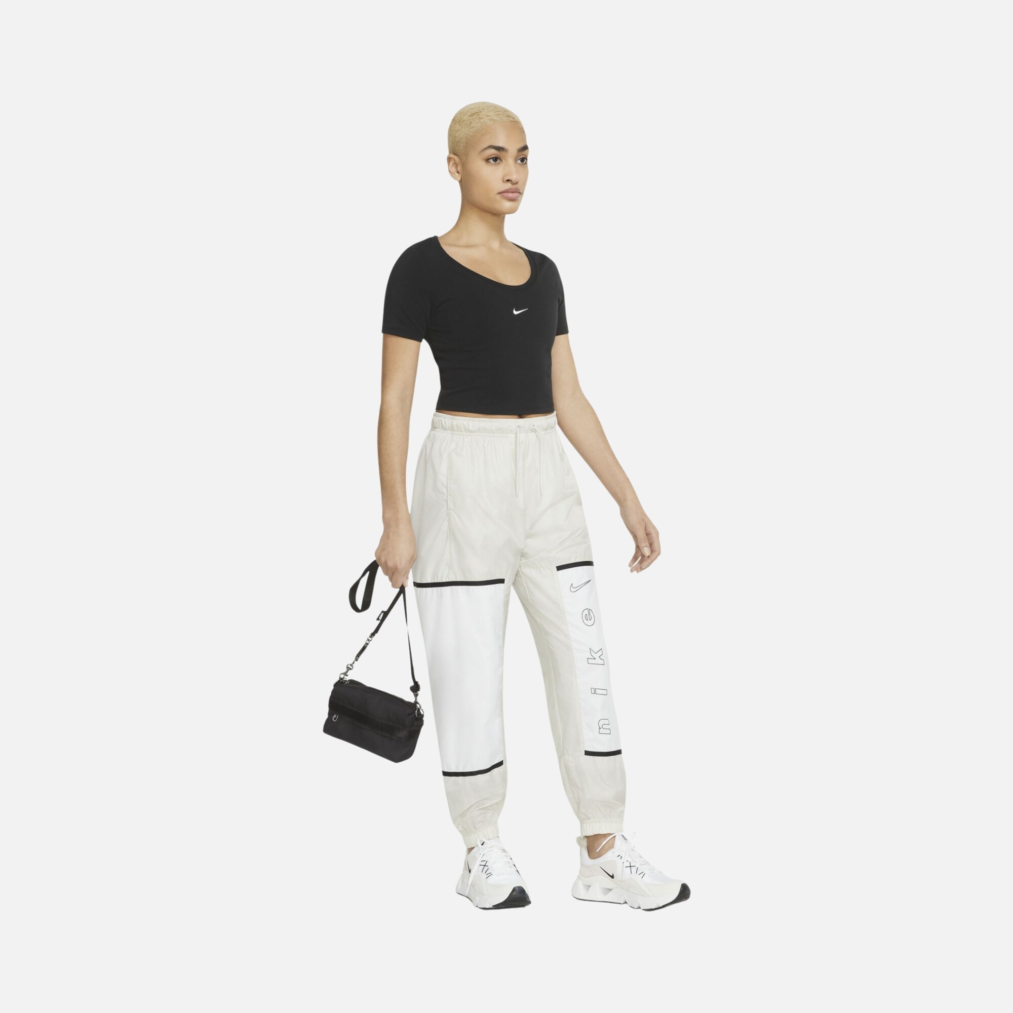 Nike Sportswear Futura Luxe Cross-Body (1 L) Kadın Omuz Çantası