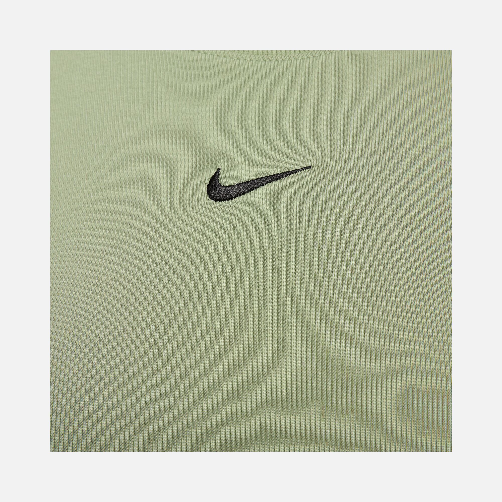 Nike Sportswear Chill Knit Tight Cropped Mini-Rib Kadın Atlet