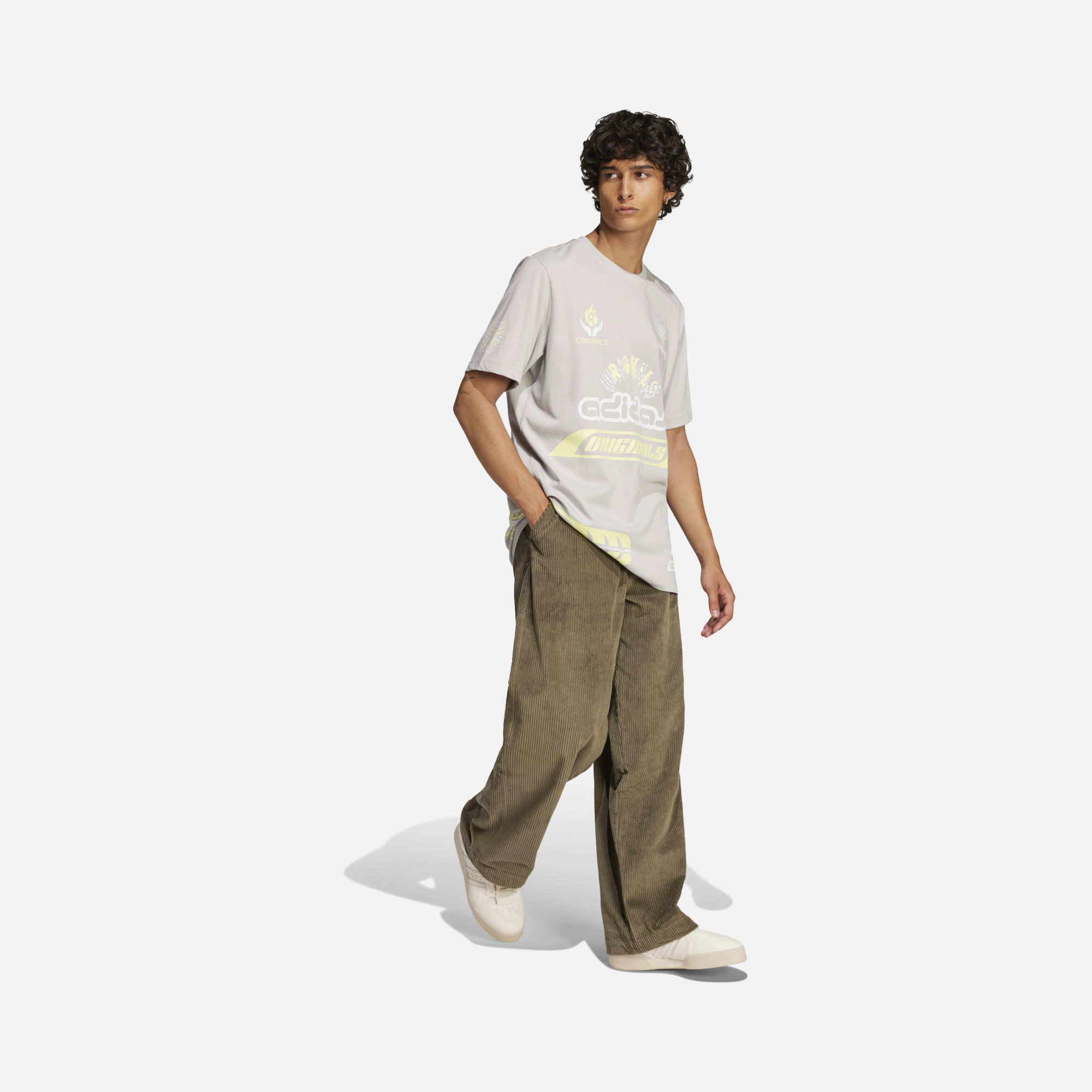 adidas Originals Q12 Sponsor Logo Graphics Loose and Comfortable Cut Short-Sleeve Erkek Tişört