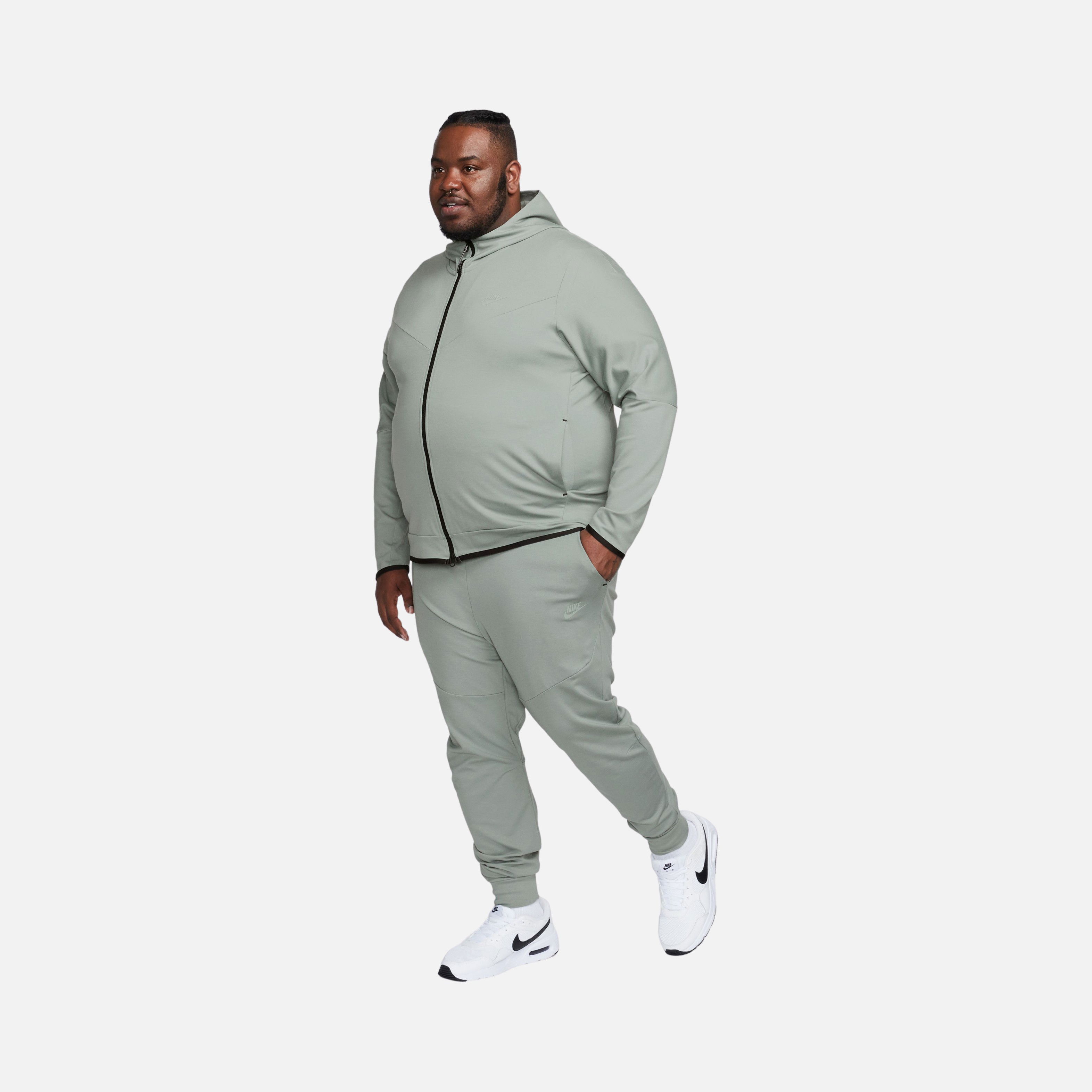 Nike Sportswear Tech Fleece Lightweight Slim-Fit Erkek Eşofman Altı