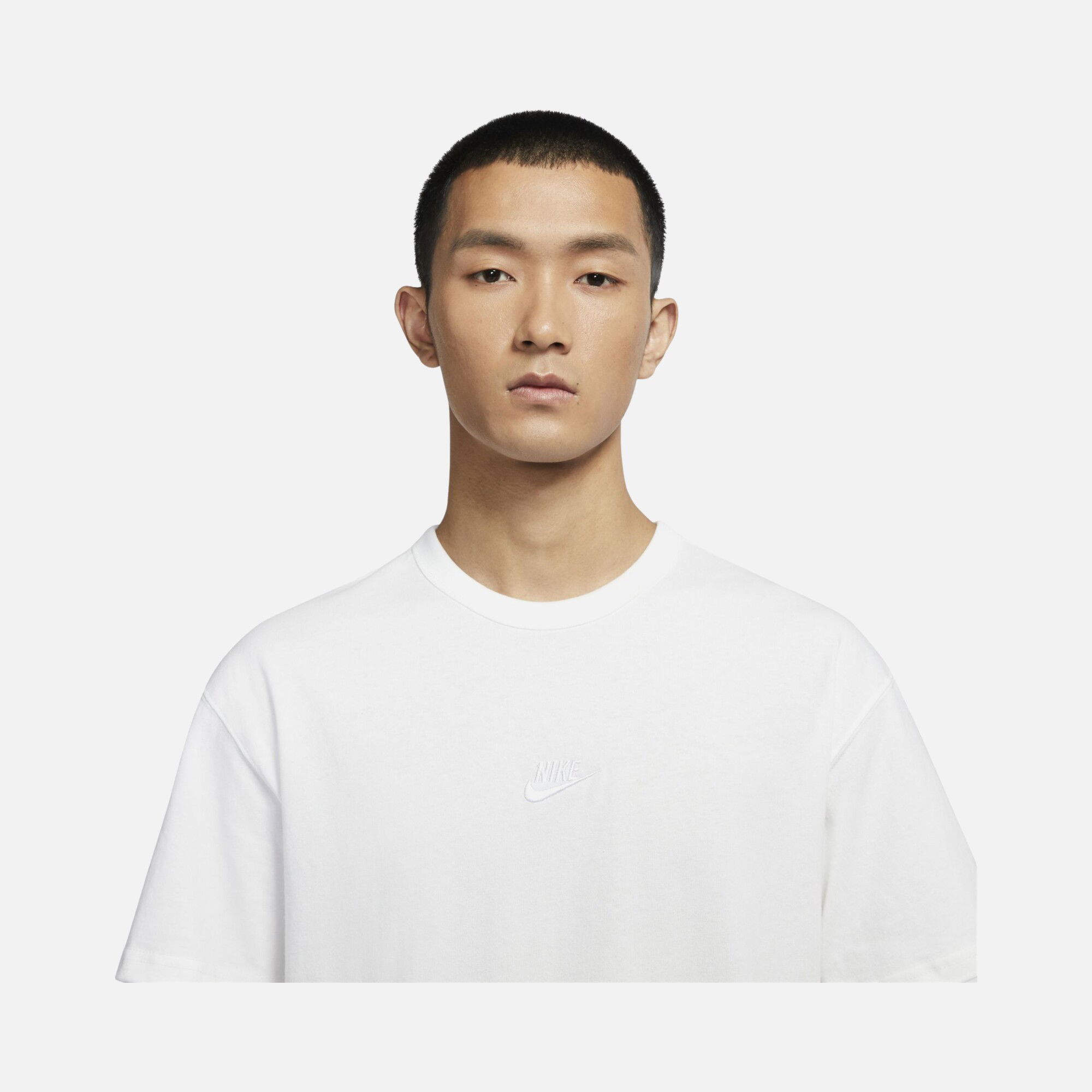Nike Sportswear Premium Essentials Short-Sleeve Erkek Tişört