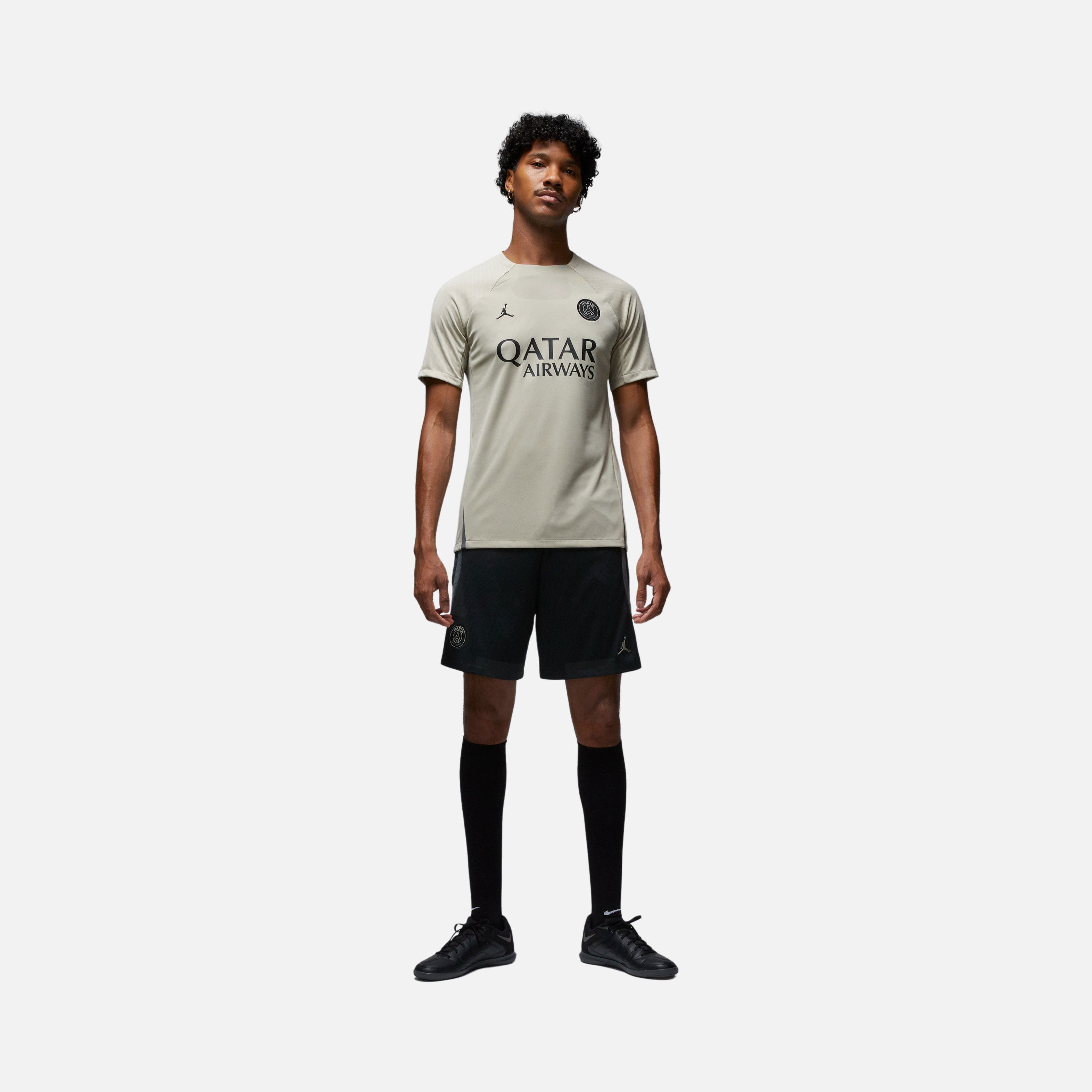 Nike Paris Saint-Germain Dri-Fit 2023-2024 Strike Training Short-Sleeve Erkek Tişört