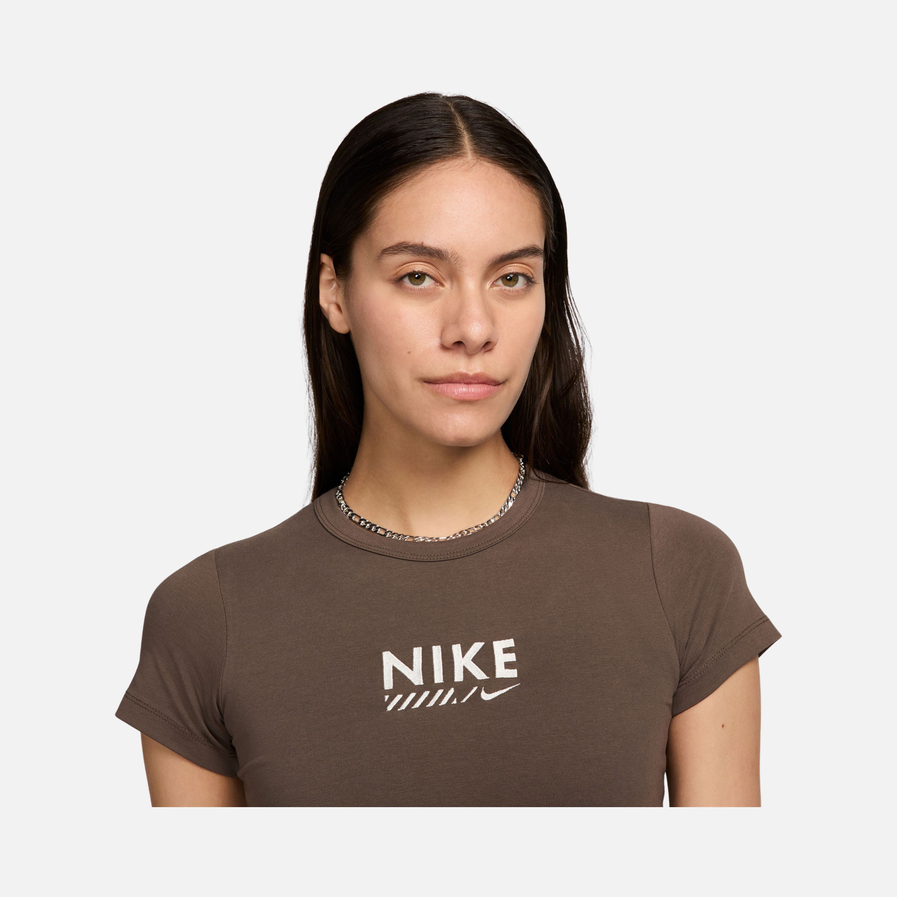 Nike Sportswear Gel Cropped Short-Sleeve Kadın Tişört
