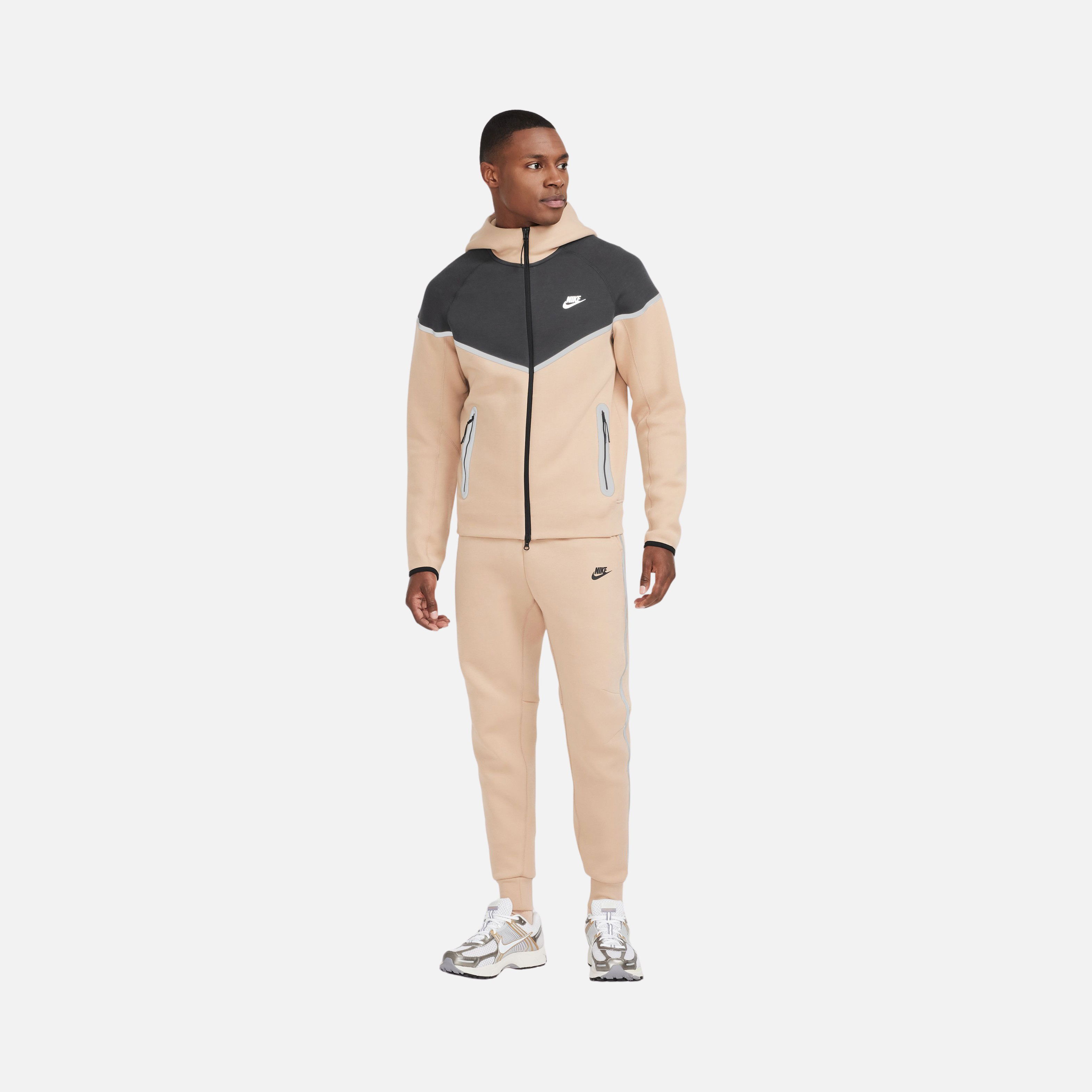 Nike Sportswear Tech Seasonal Tech Fleece+ Erkek Eşofman Altı