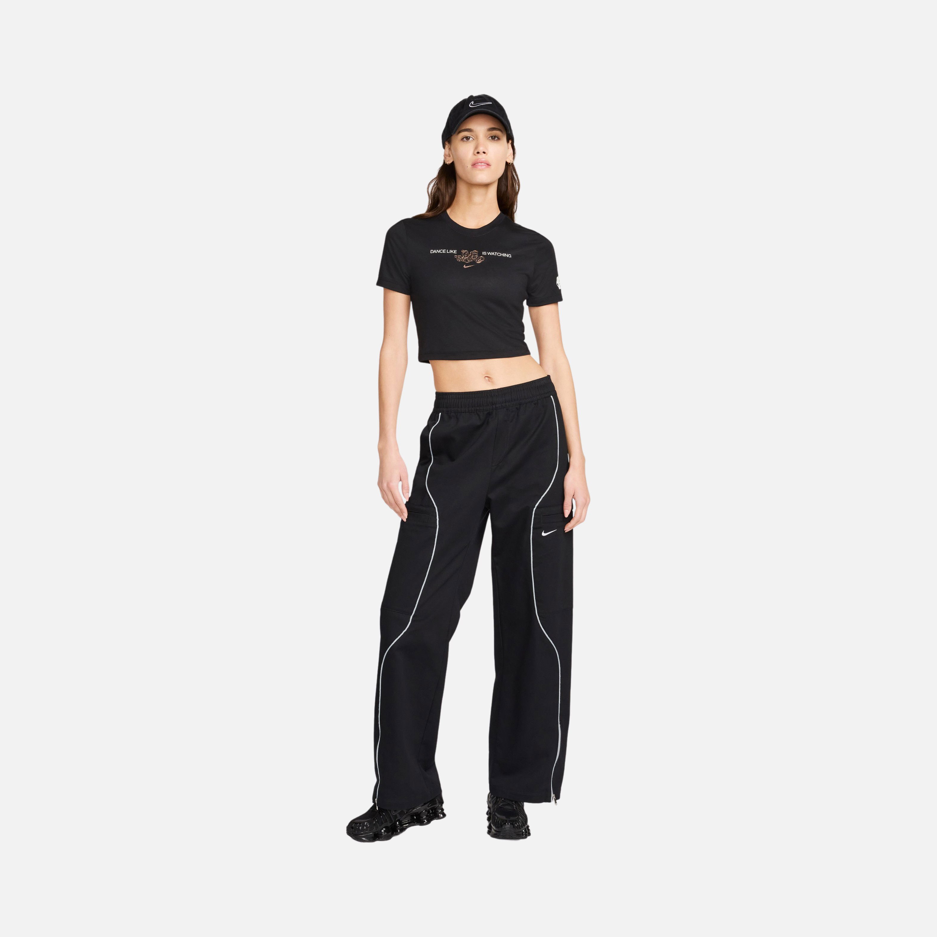 Nike Sportswear ''Dance Like Is Whatching'' Cropped Short-Sleeve Kadın Tişört
