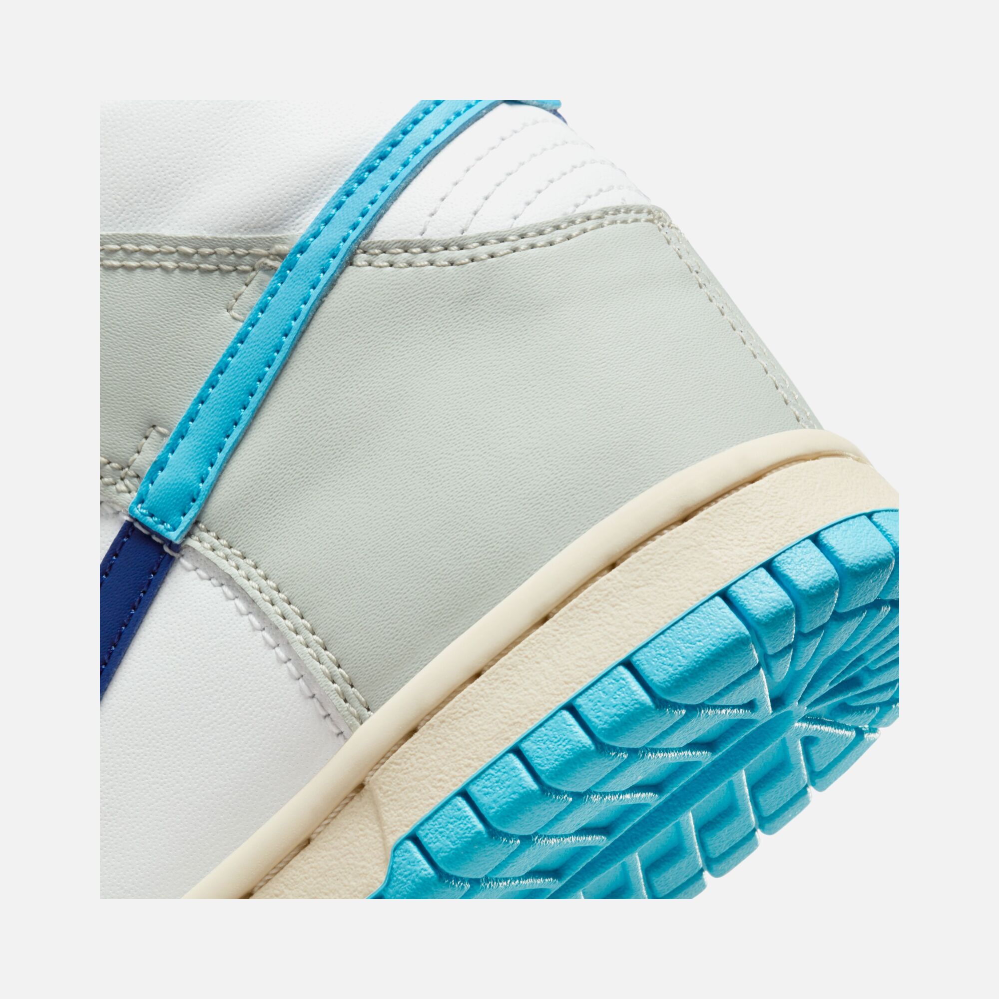 Nike Dunk High SE (GS) Spor Ayakkabı