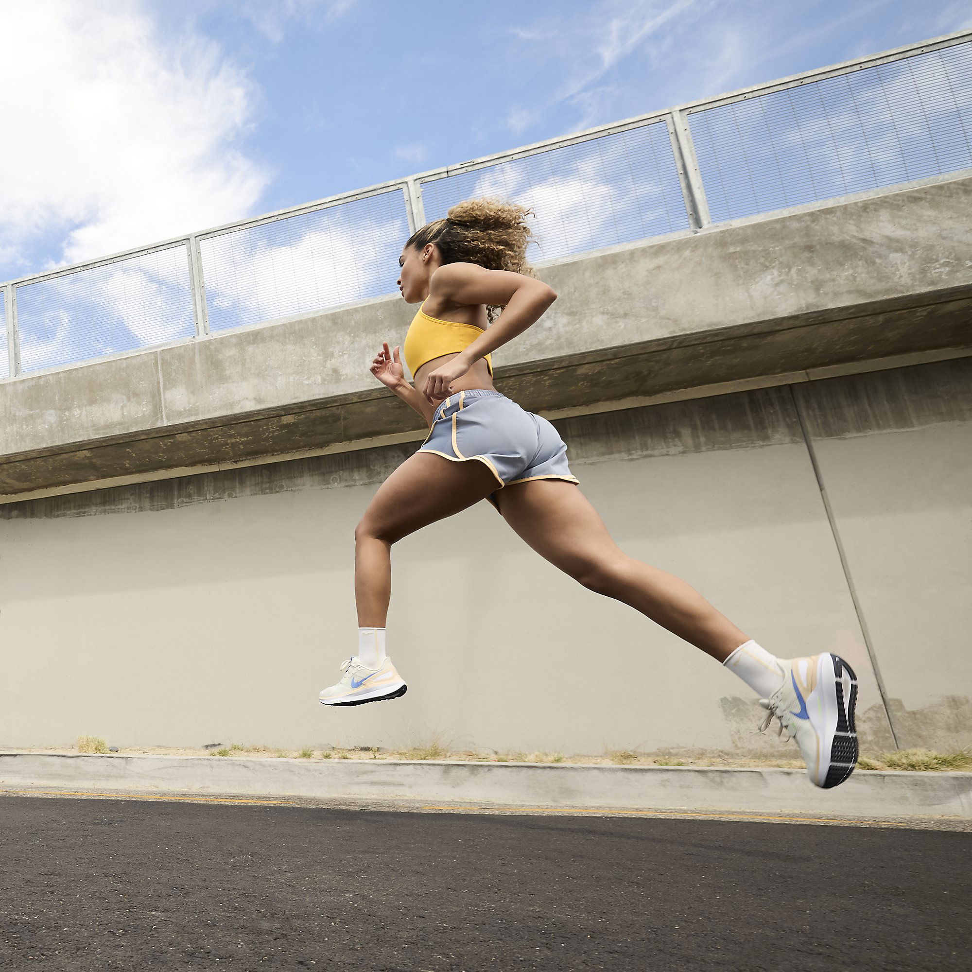 Nike Air Zoom Structure 25 Road Running Kadın Spor Ayakkabı