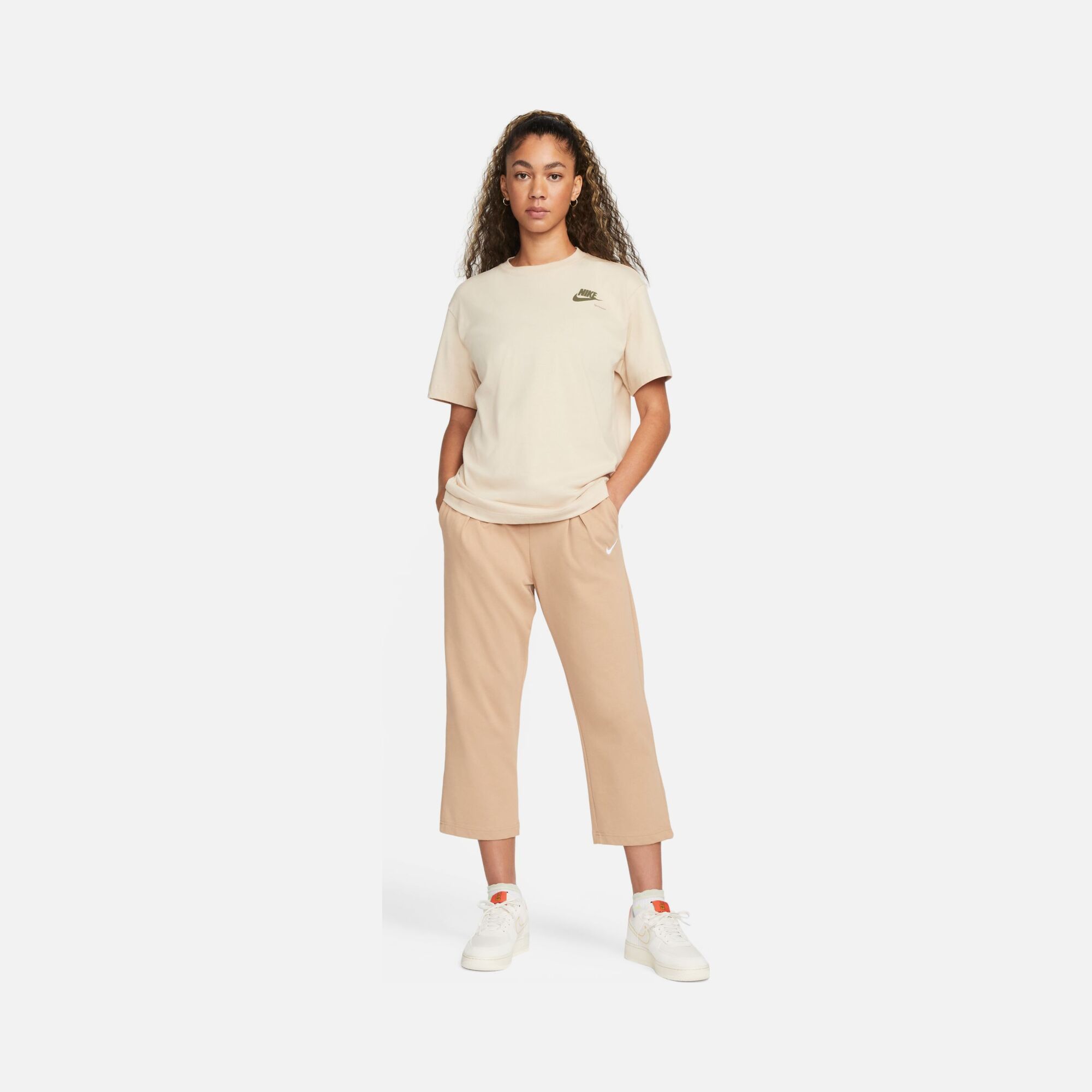 Nike Sportswear Neuself Boyfriend Short-Sleeve Kadın Tişört