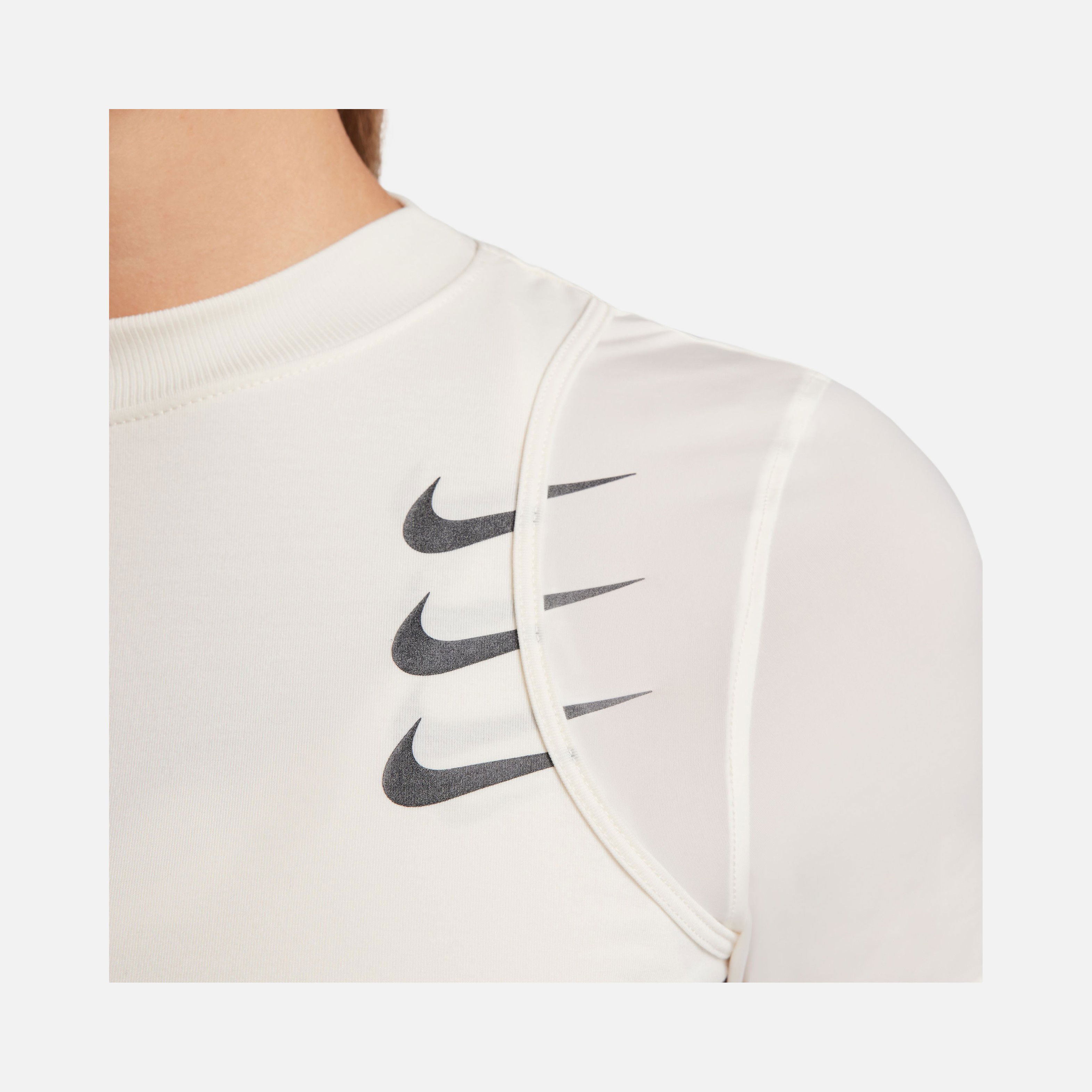 Nike Dri-Fit ADV Running Division Short-Sleeve Kadın Tişört