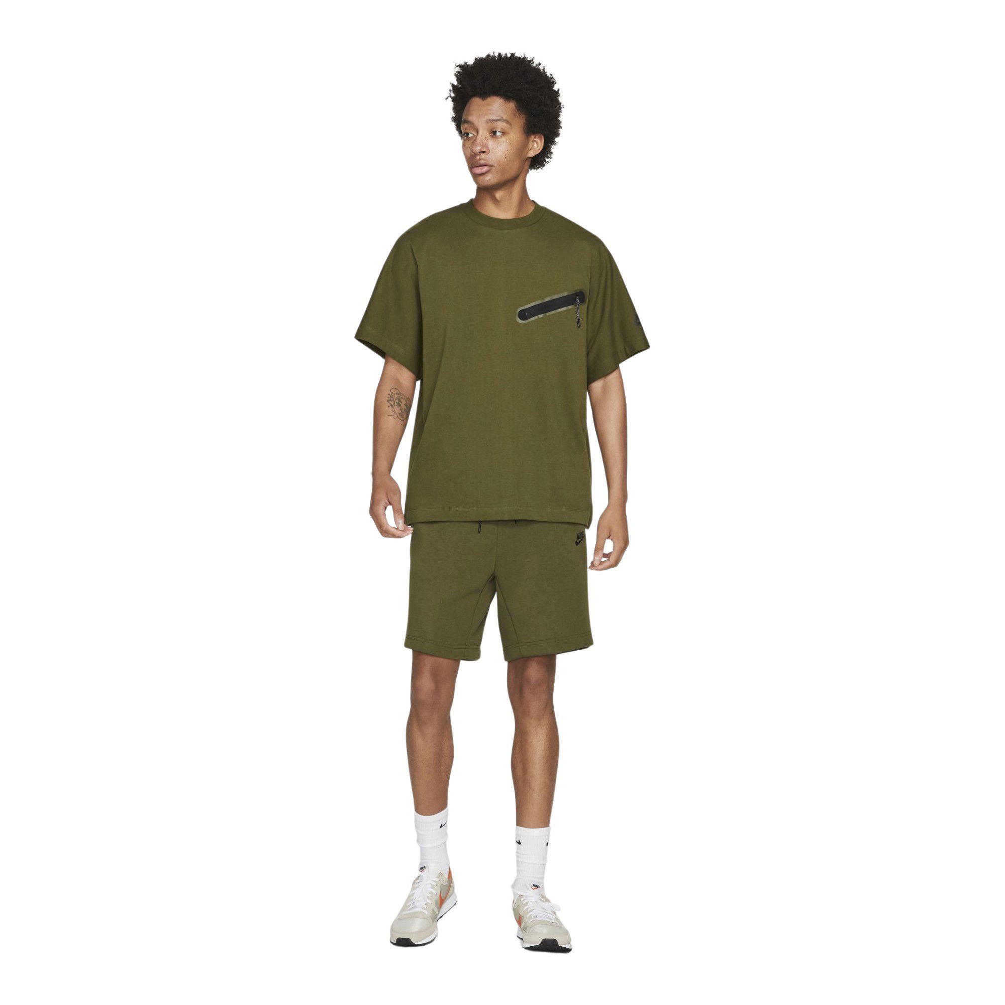 Nike Sportswear Dri-Fit Tech Essentials Short-Sleeve Erkek Tişört