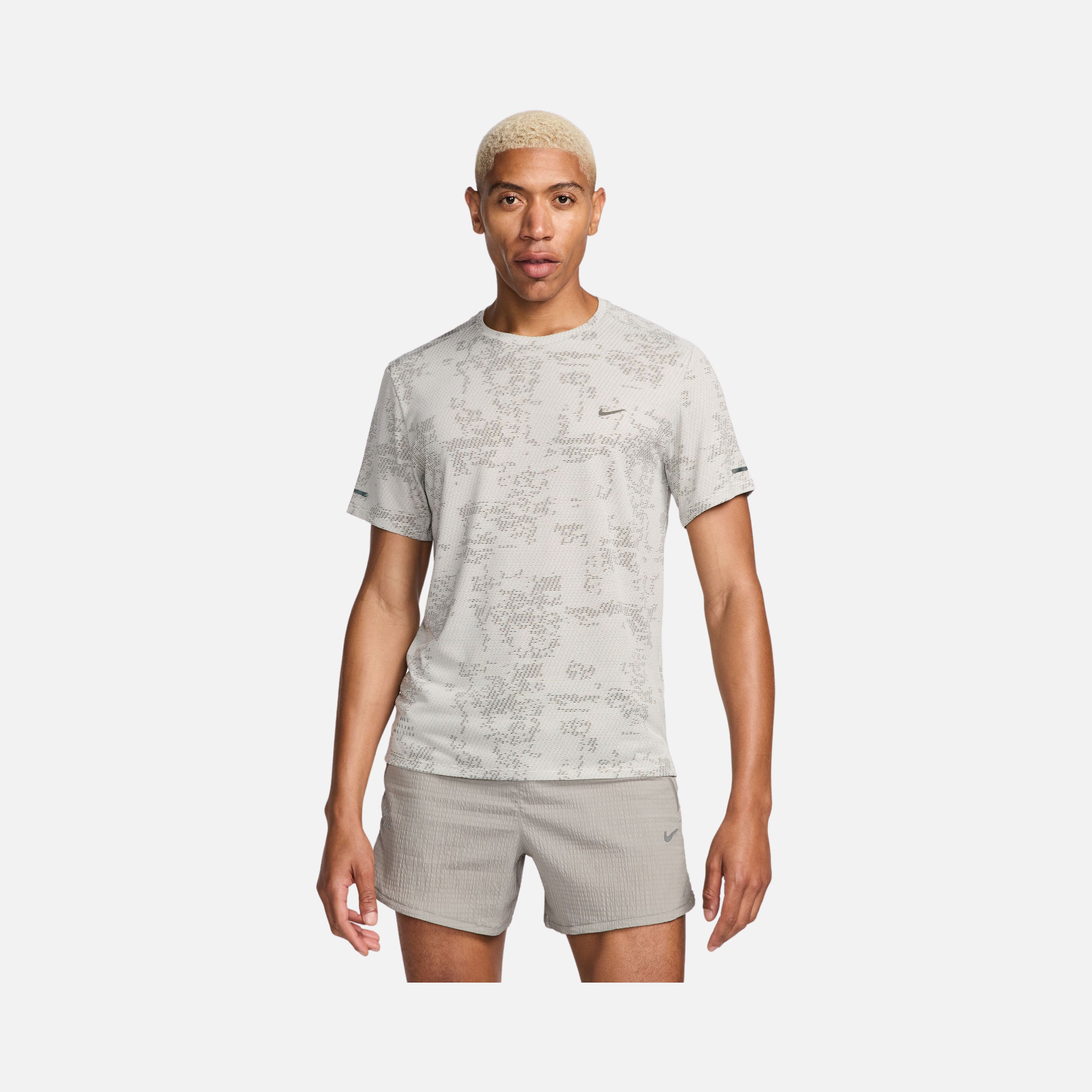 Nike Dri-Fit ADV Run Division Short-Sleeve Running Erkek Tişört