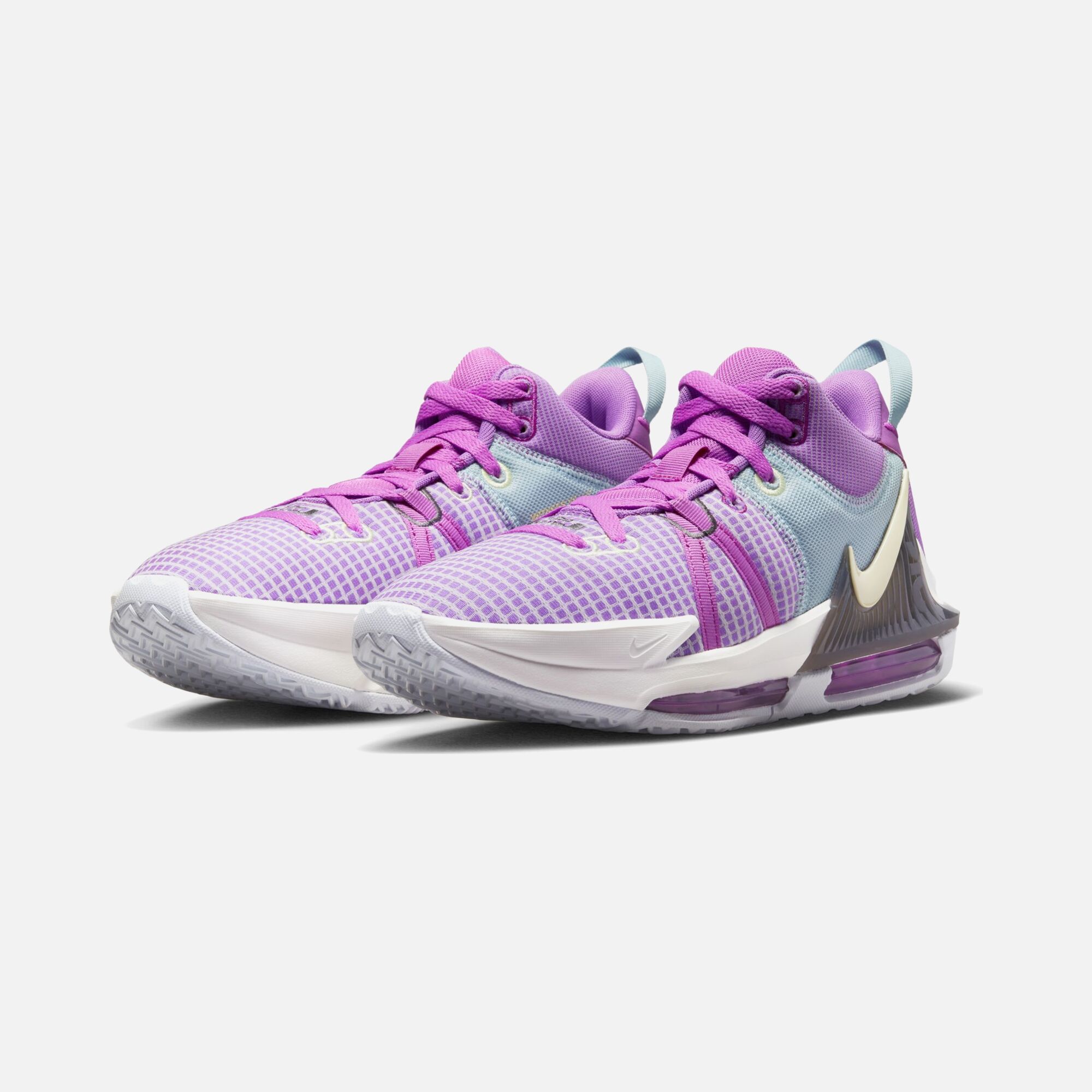 Nike LeBron James Witness VII Erkek Basketbol Ayakkabısı