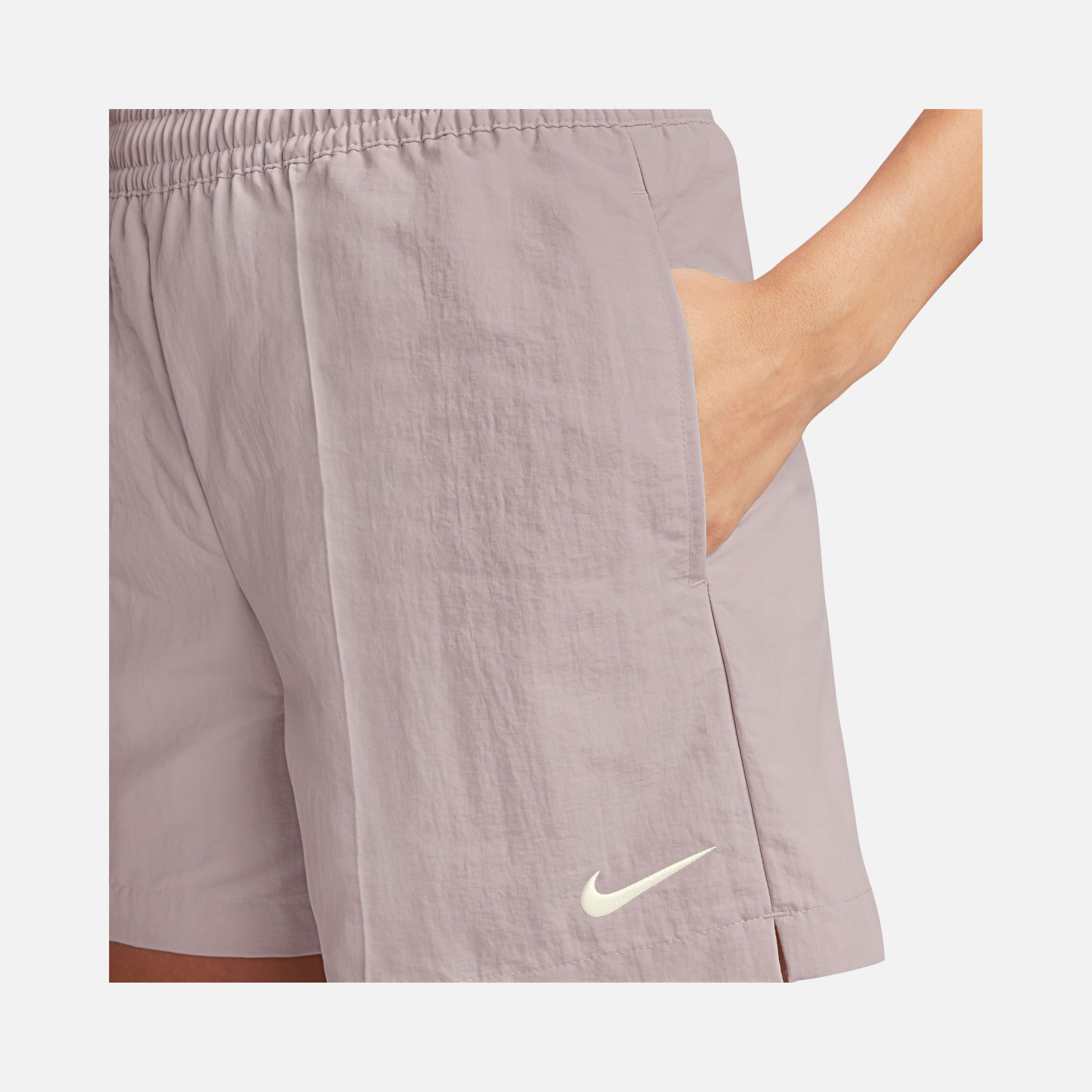 Nike Sportswear Everything Woven Fabrics Mid-Rise 5'' Kadın Şort