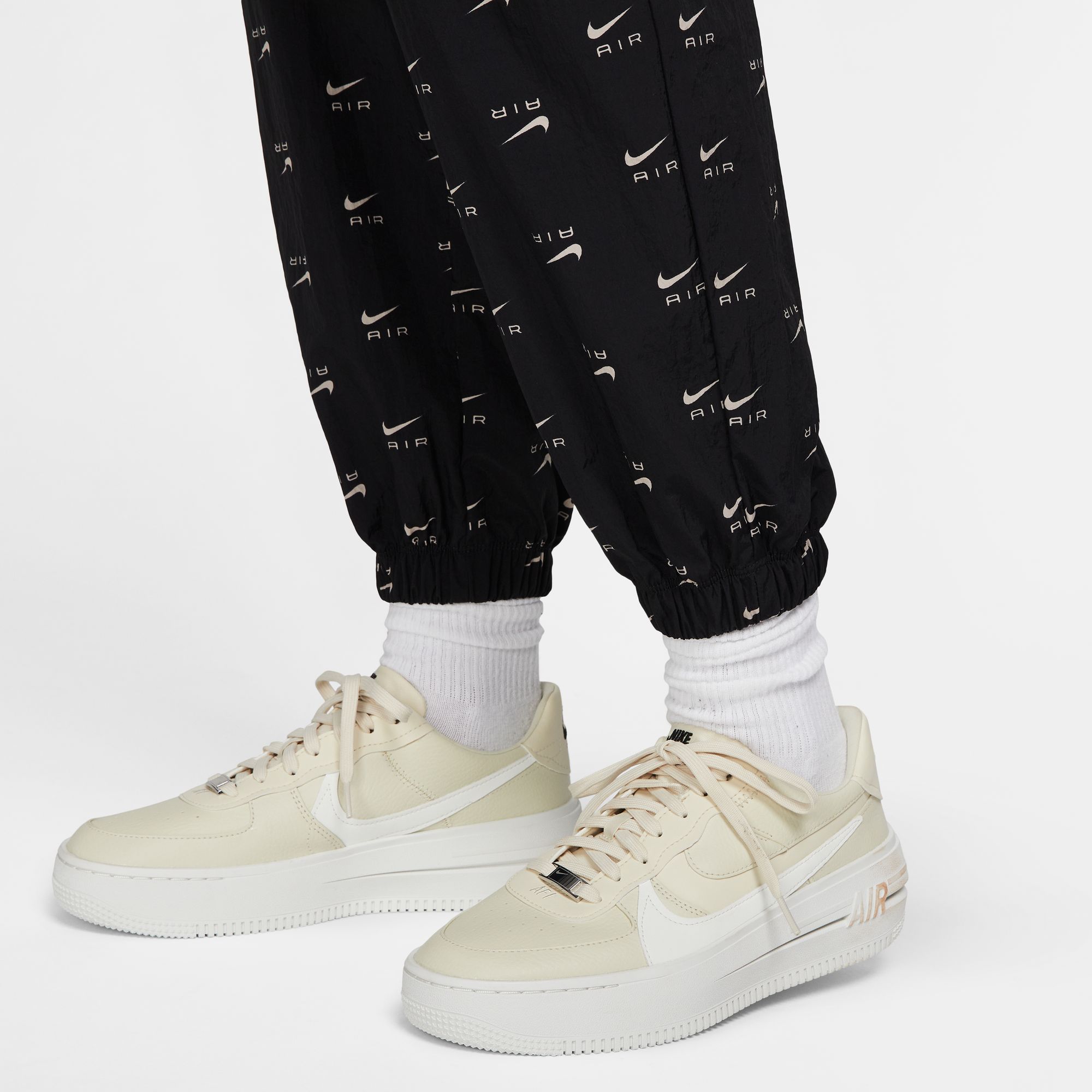 Nike Sportswear Air All-Over Print Woven Mid-Rise Kadın Eşofman Altı