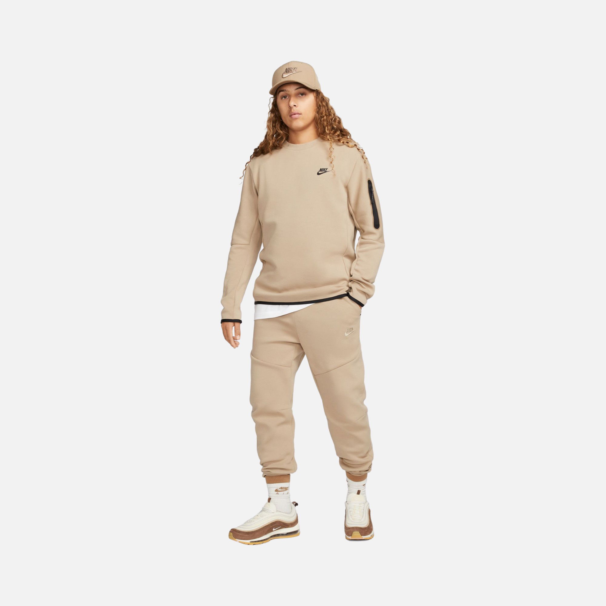 Nike Sportswear Tech Fleece Graphic Joggers Erkek Eşofman Altı