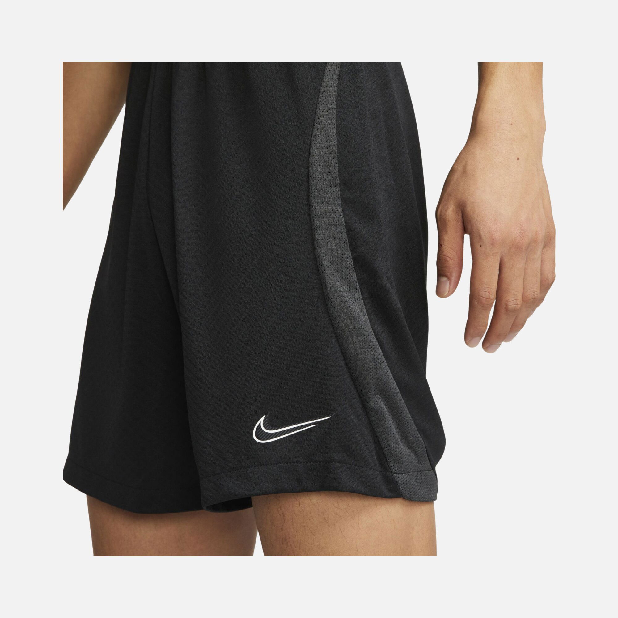 Nike Dri-Fit Strike Training Erkek Şort