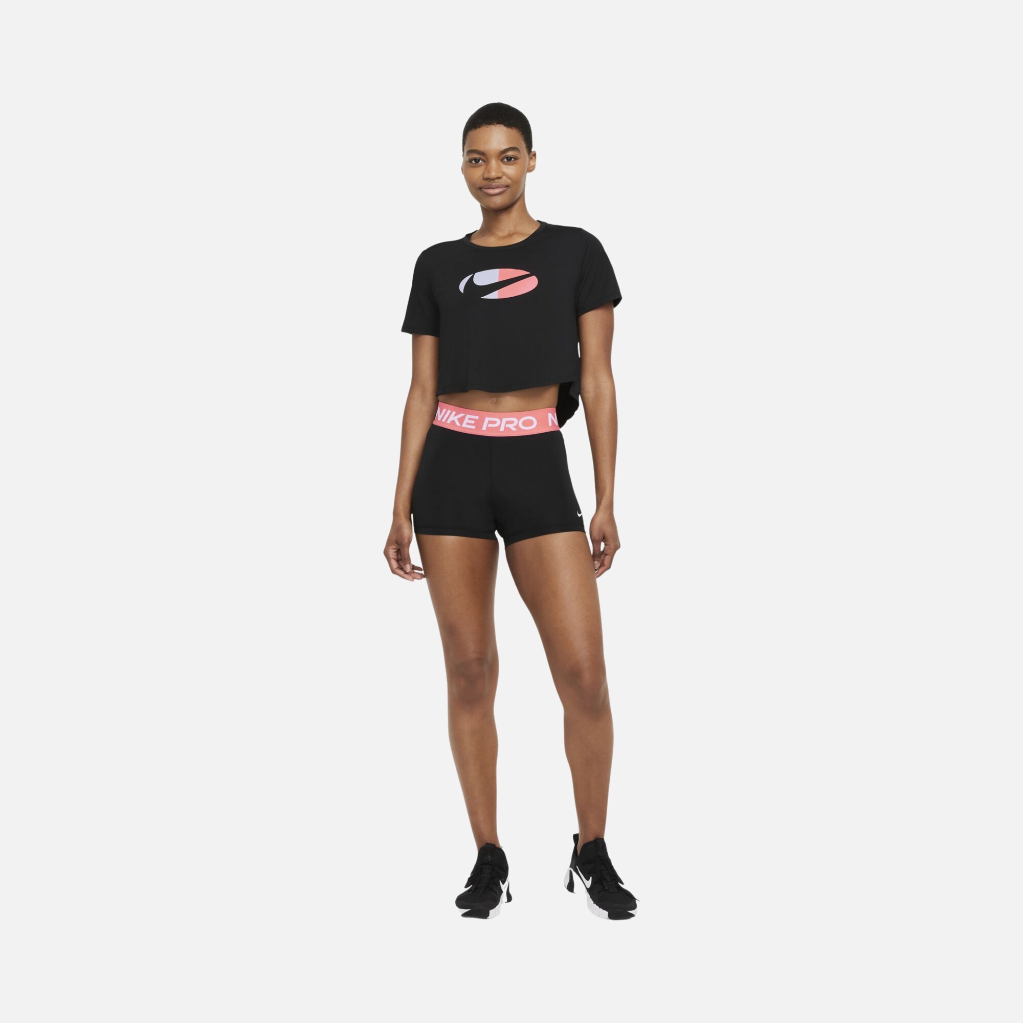 Nike Pro 8 cm Training Kadın Şort