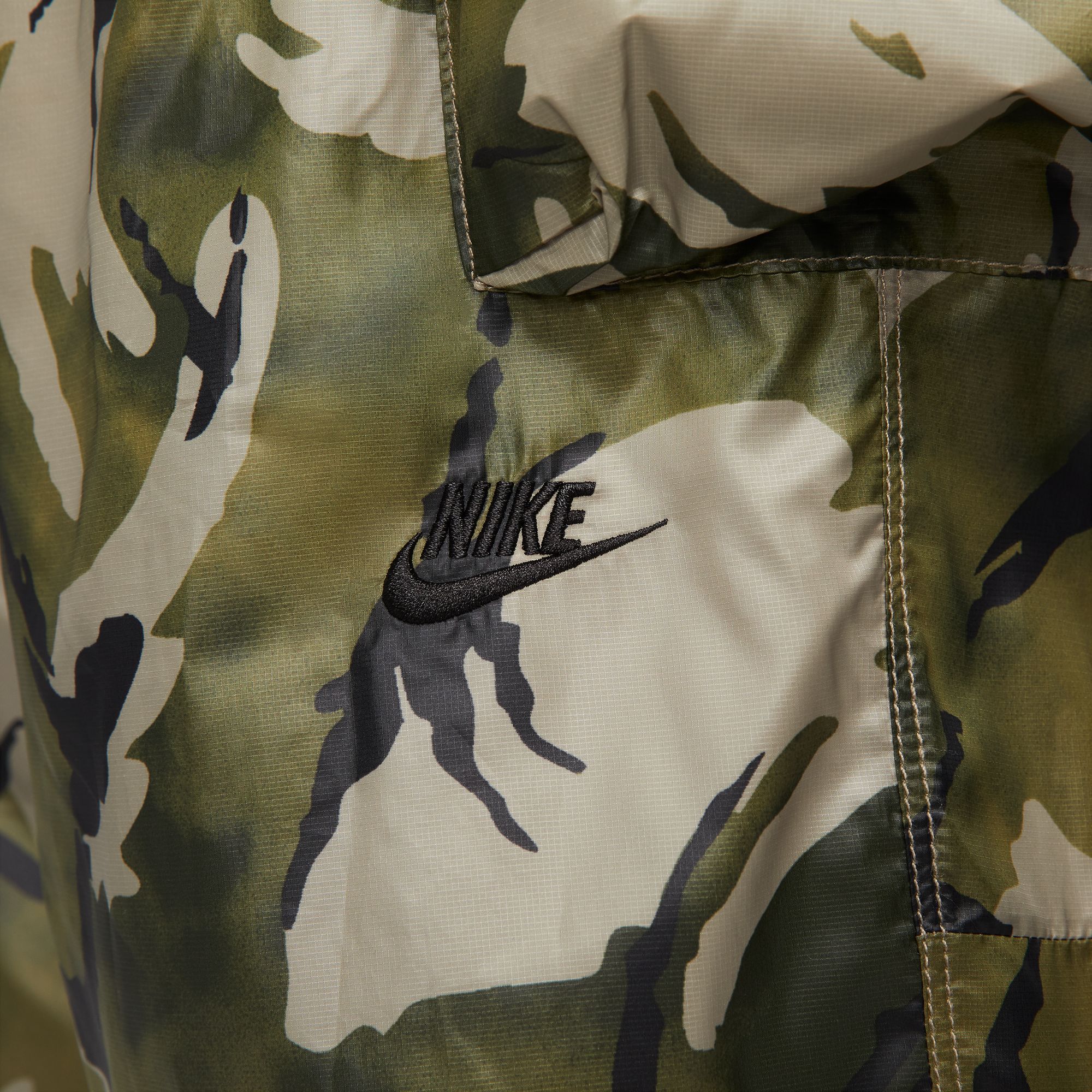 Nike Sportswear Tech Pack Line Woven Repel Camouflage Cargo Erkek Eşofman Altı
