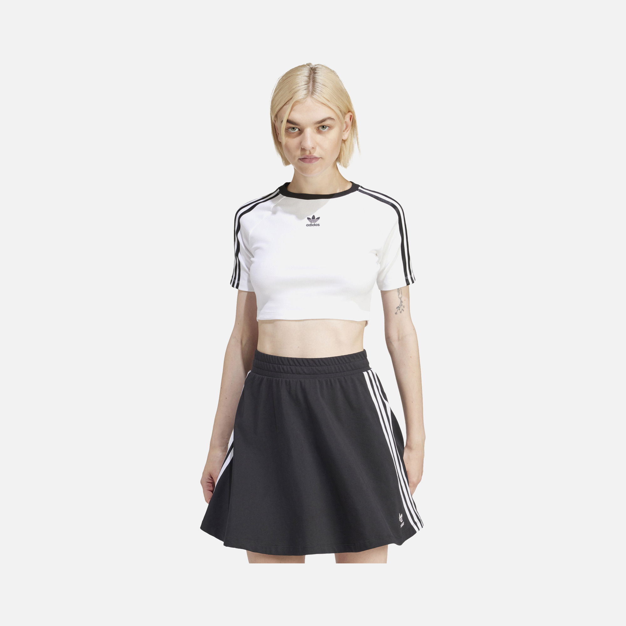 adidas Originals 3-Stripes Baby Slim Cut Crew Neck Cropped Short-Sleeve Kadın Tişört