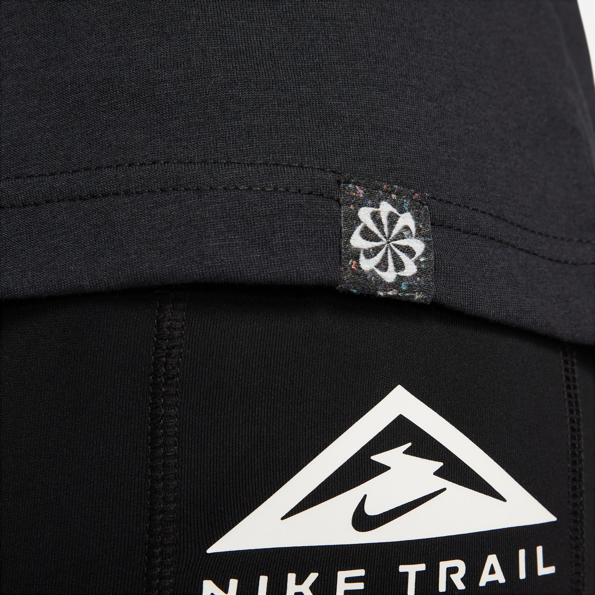 Nike Dri-Fit Trail Short-Sleeve Kadın Tişört
