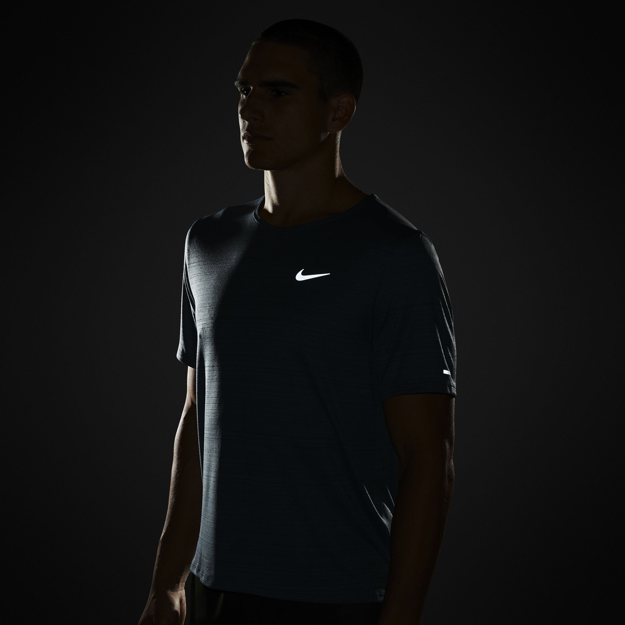 Nike Dri-Fit Miler Running Short-Sleeve Erkek Tişört