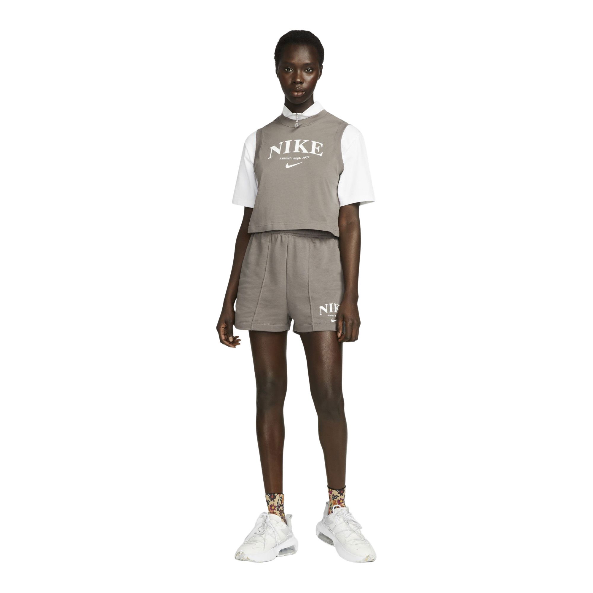 Nike Sportswear Graphic Crop Short-Sleeve Kadın Atlet