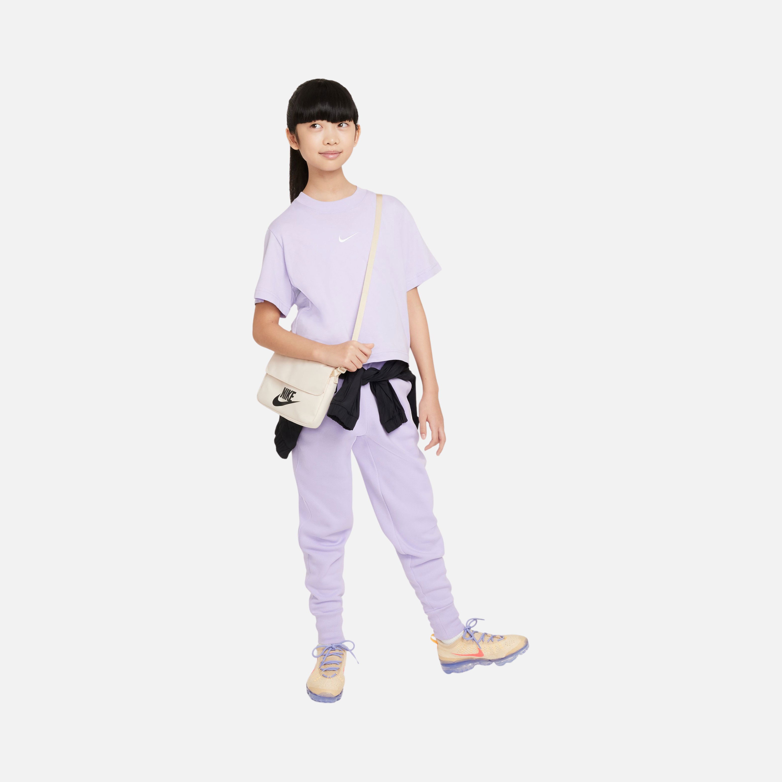 Nike Sportswear Essential Boxy Short-Sleeve (Girls') Çocuk Tişört