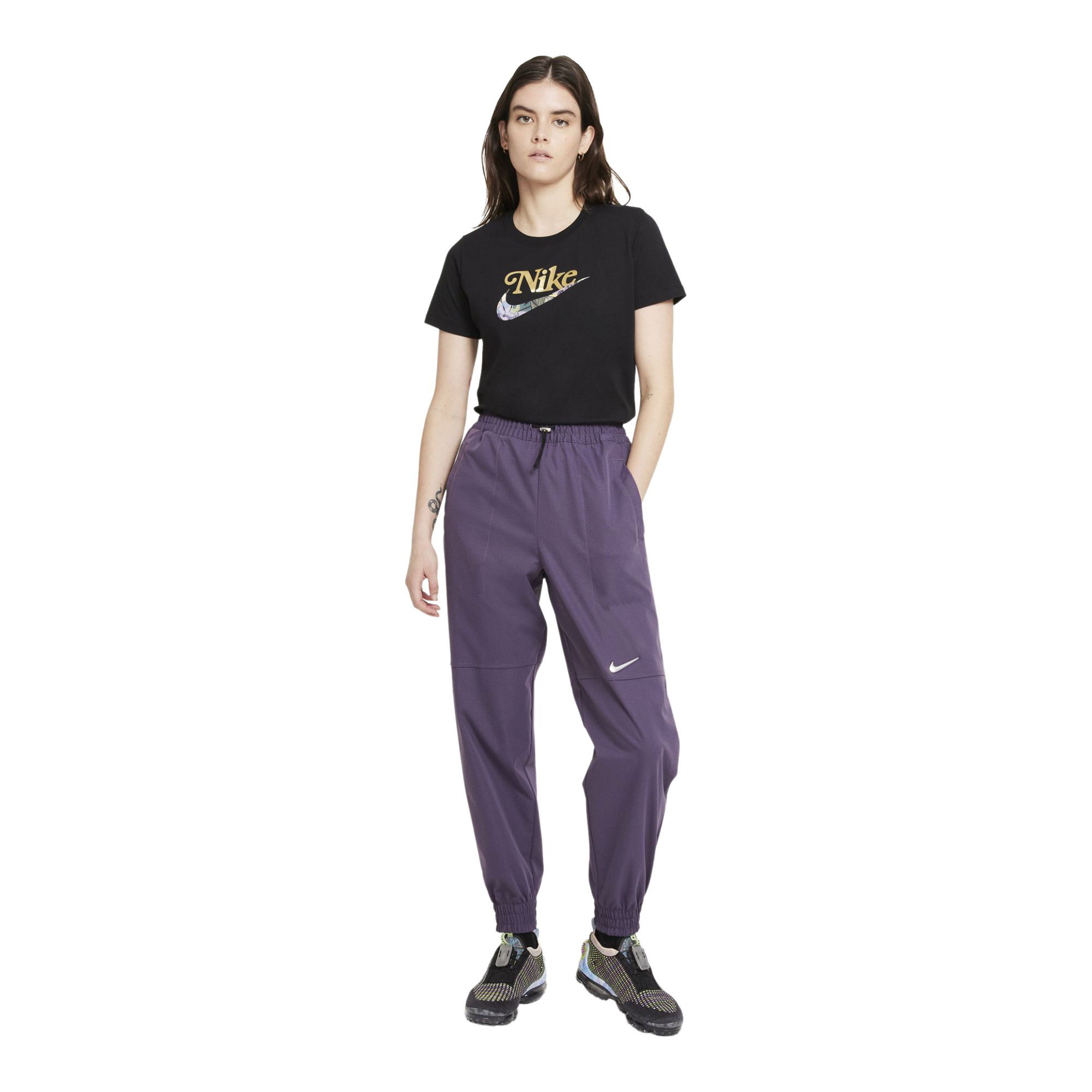 Nike Sportswear Floral Swoosh Short-Sleeve Kadın Tişört