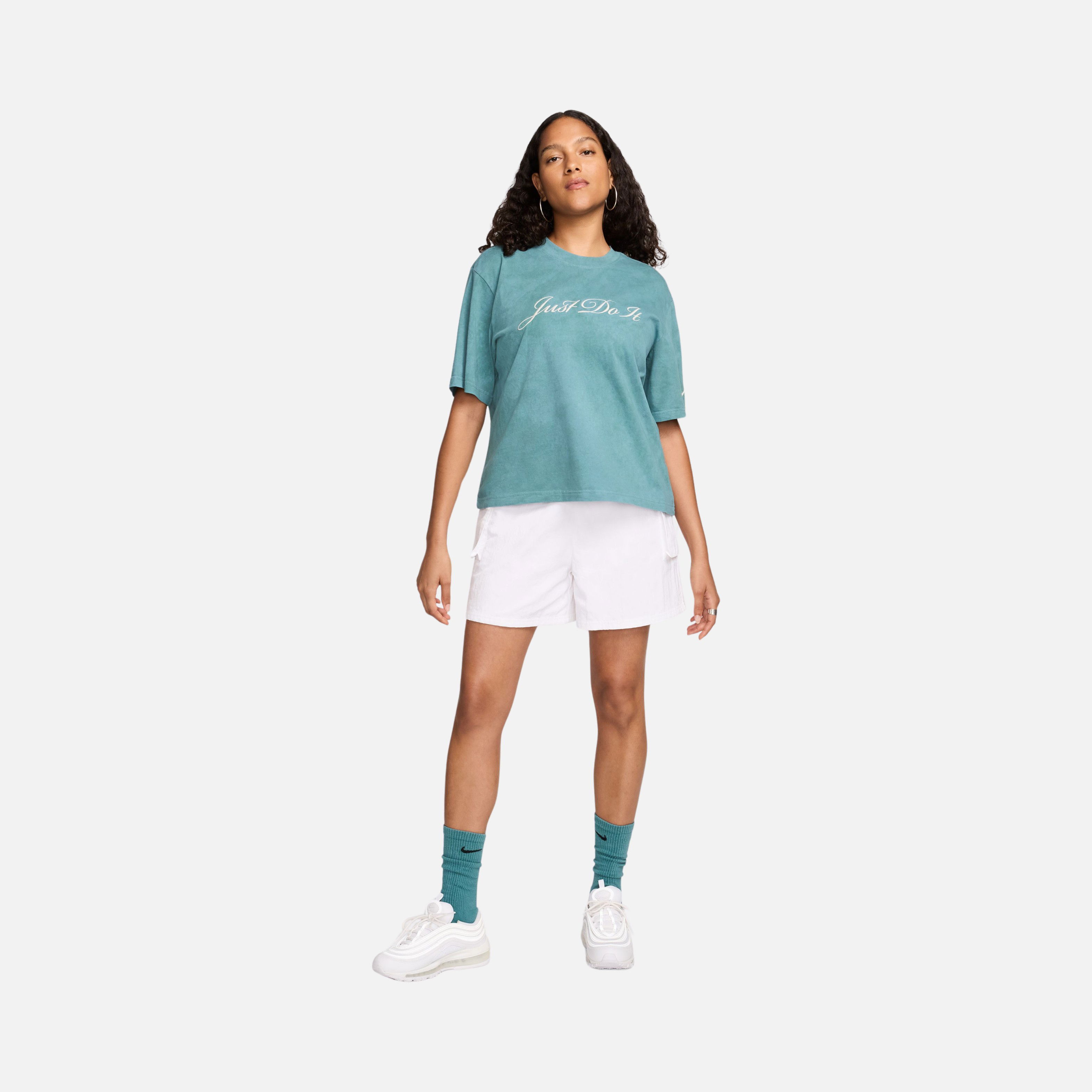 Nike Sportswear Essentials Boxy Wash ''Just Do It'' Short-Sleeve Kadın Tişört