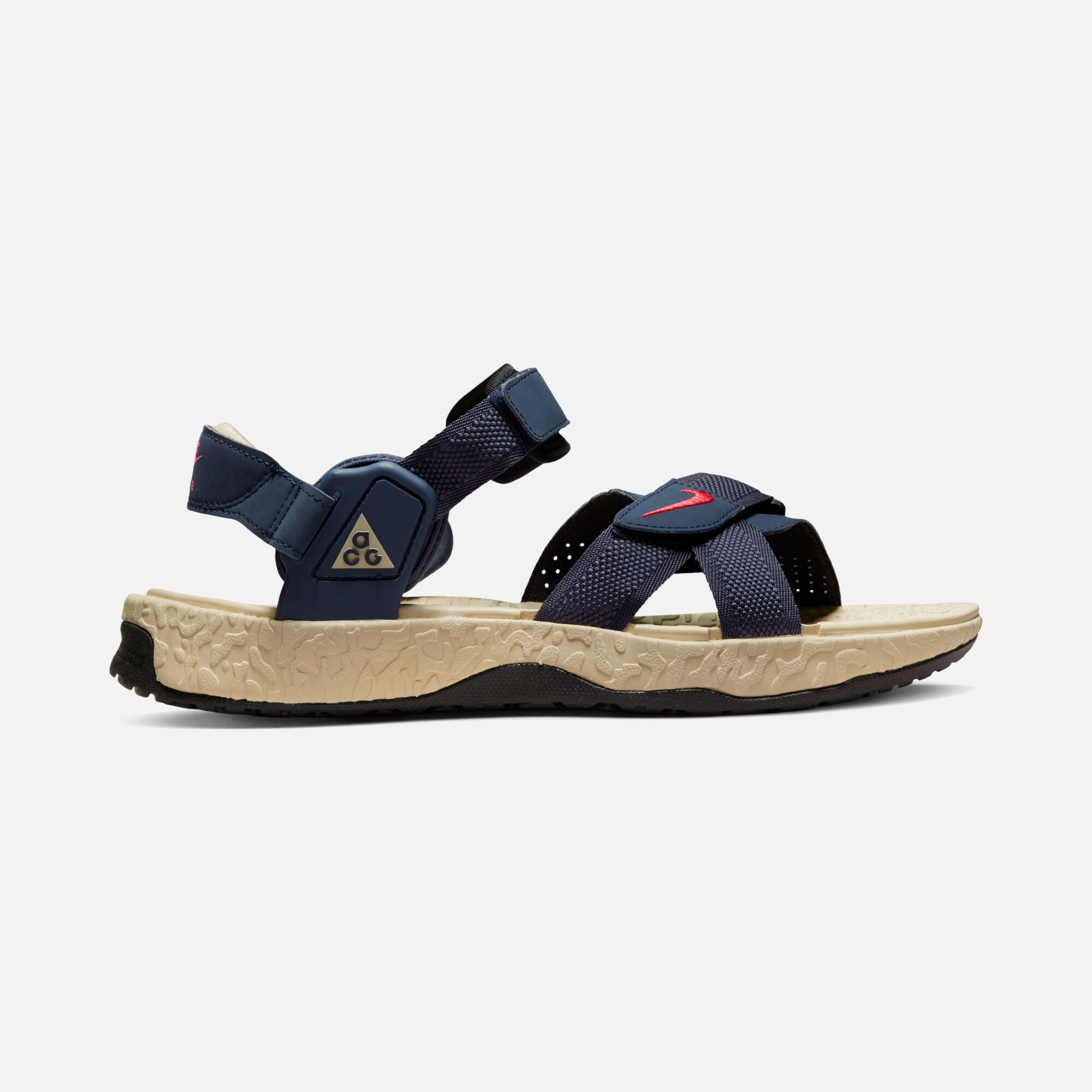 Nike ACG Air Deschutz+ ''City Walks to Canyon Trails'' Erkek Sandalet