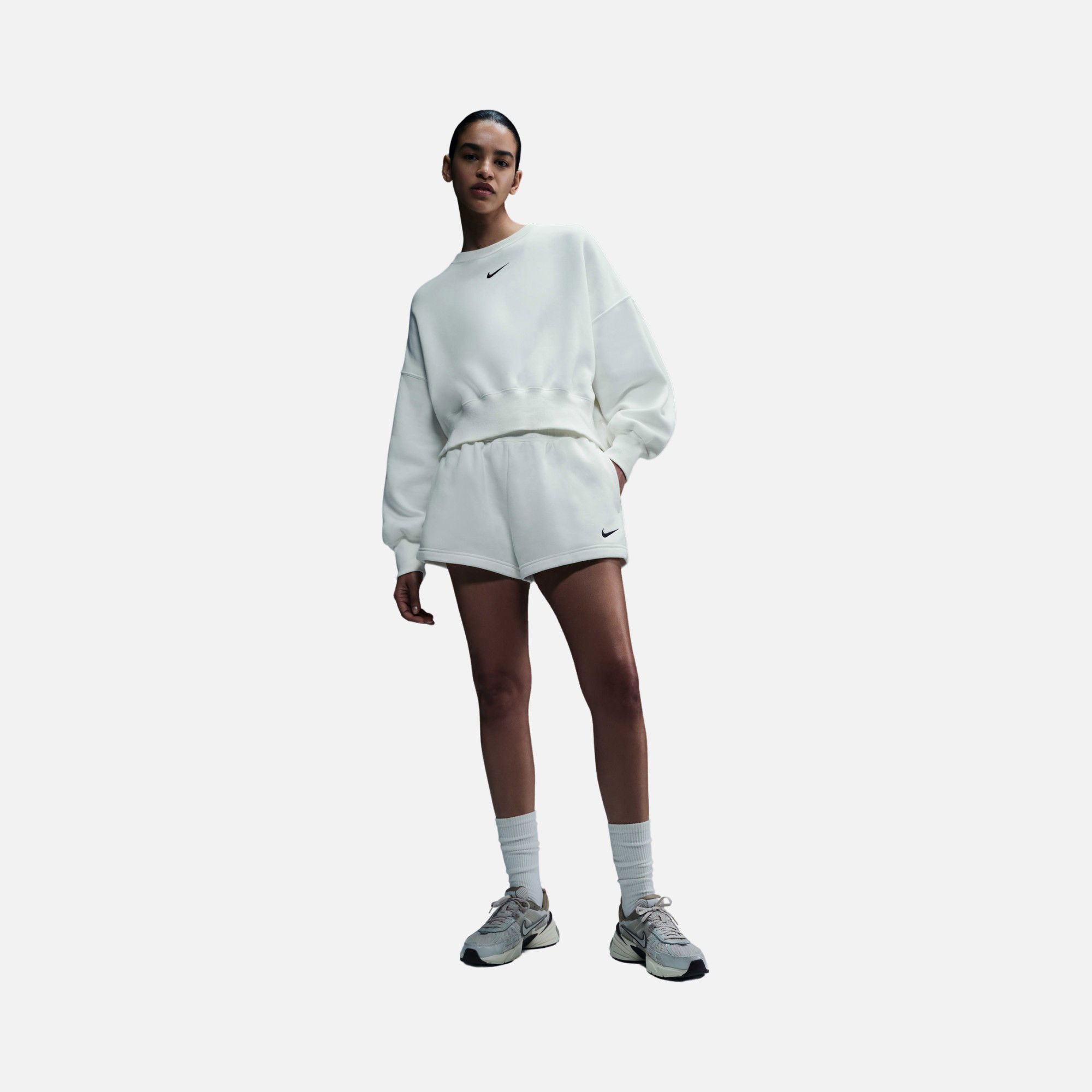 Nike Sportswear Phoenix Fleece High-Waisted Kadın Şort